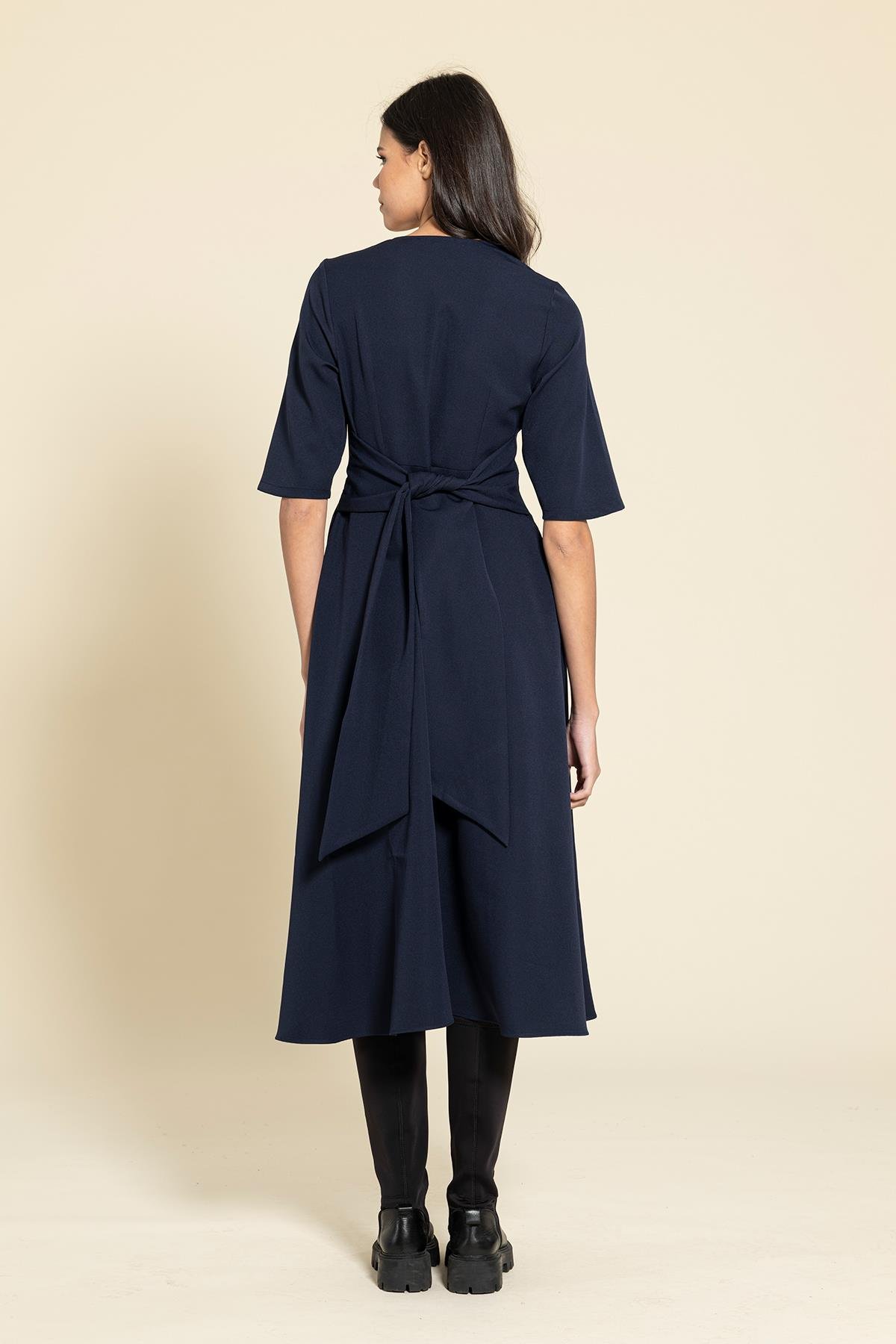 For You Moda Kare Yaka Kuşaklı Lacivert Elbise For You Moda Kare Yaka Kuşaklı Lacivert Elbise