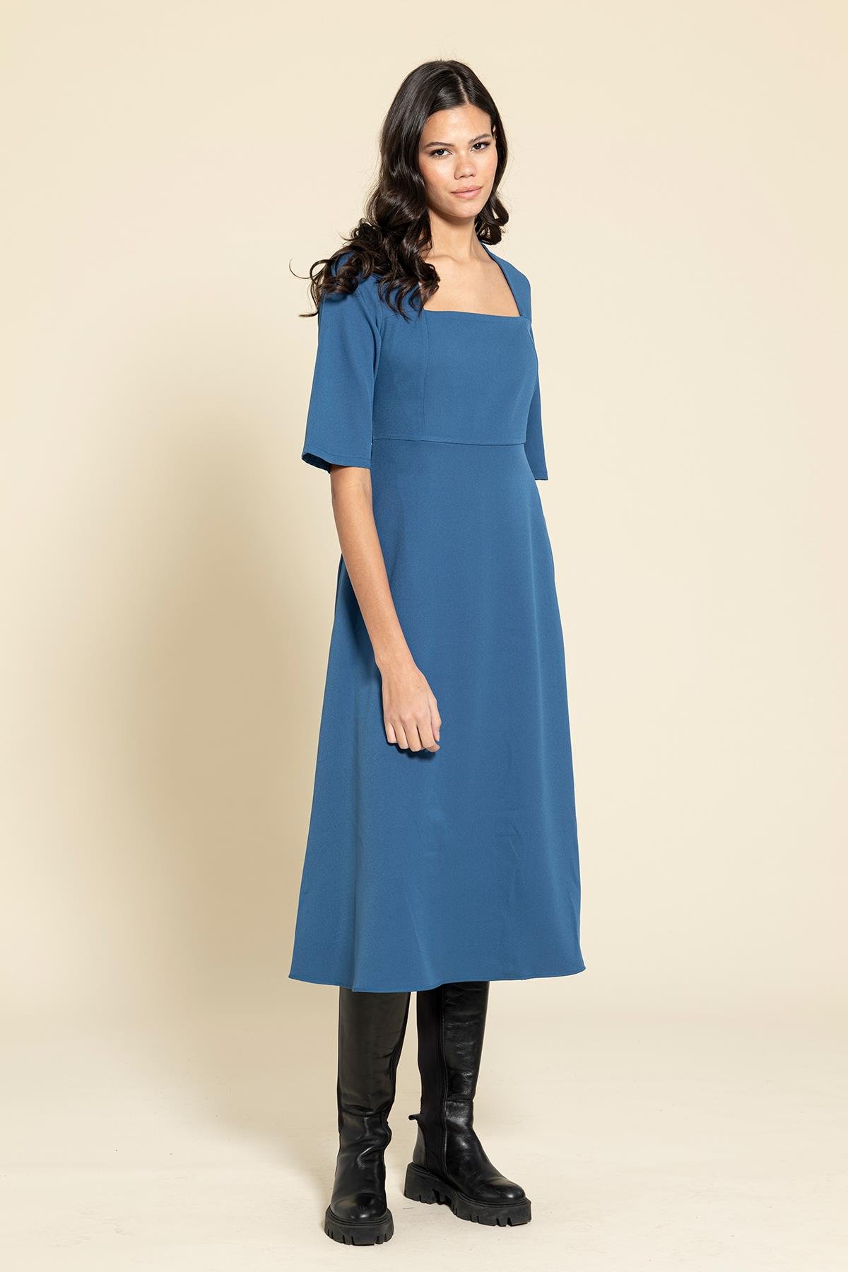 For You Moda Kare Yaka Kuşaklı Mavi Elbise For You Moda Kare Yaka Kuşaklı Mavi Elbise