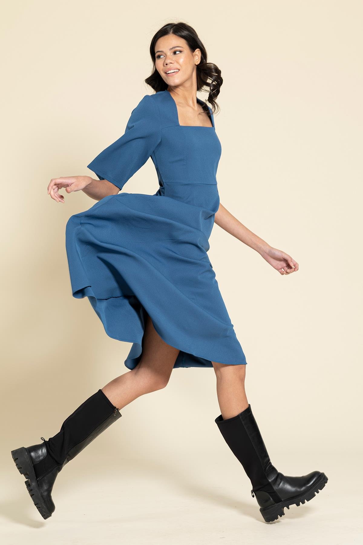 For You Moda Kare Yaka Kuşaklı Mavi Elbise For You Moda Kare Yaka Kuşaklı Mavi Elbise