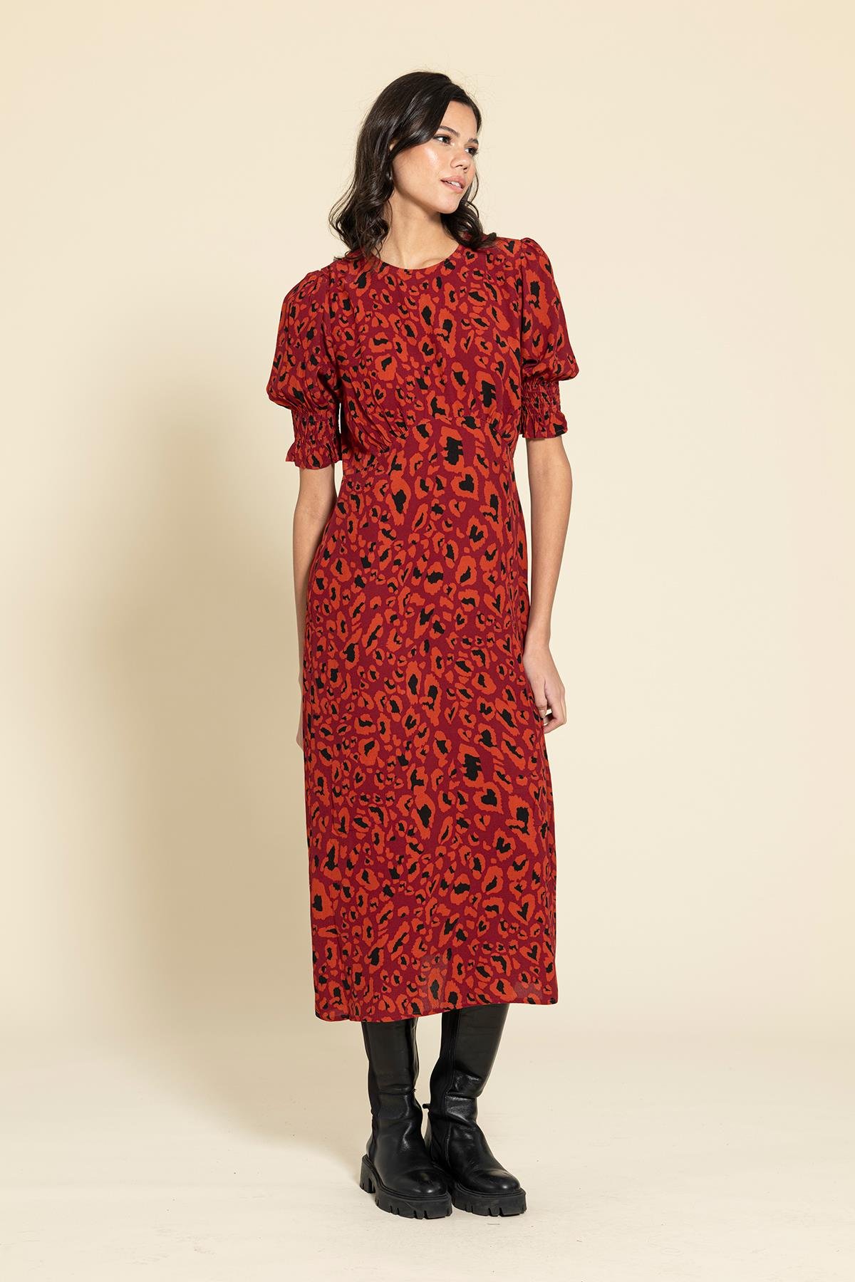 For You Moda Kol Büzgülü Yırtmaçlı Leopar Kırmızı Elbise For You Moda Kol Büzgülü Yırtmaçlı Leopar Kırmızı Elbise