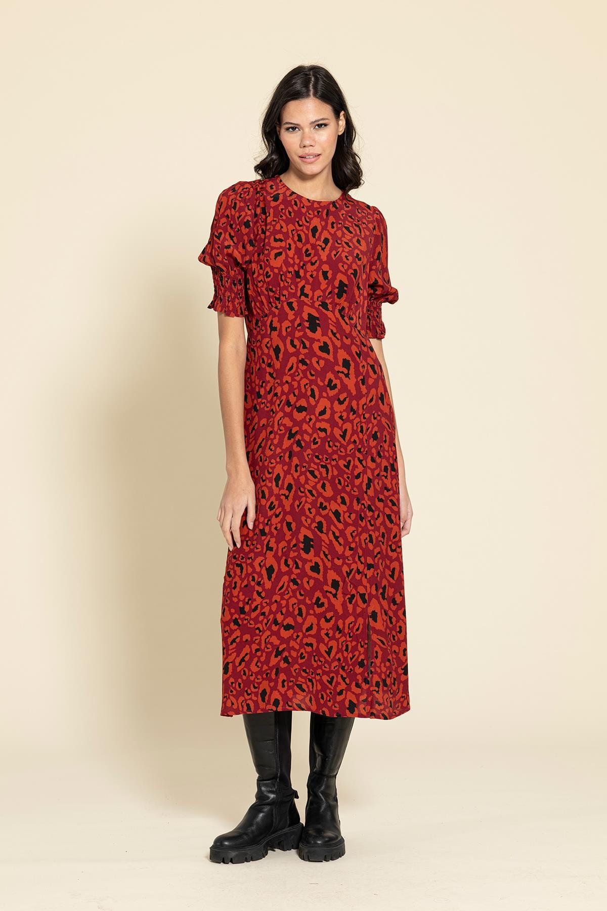 For You Moda Kol Büzgülü Yırtmaçlı Leopar Kırmızı Elbise For You Moda Kol Büzgülü Yırtmaçlı Leopar Kırmızı Elbise