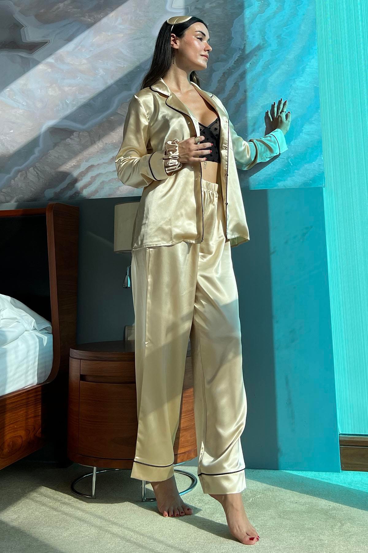 For You Sleepwear 5'li Bustiyerli Biyeli Taş Saten Pijama Takımı For You Sleepwear 5'li Bustiyerli Biyeli Taş Saten Pijama Takımı