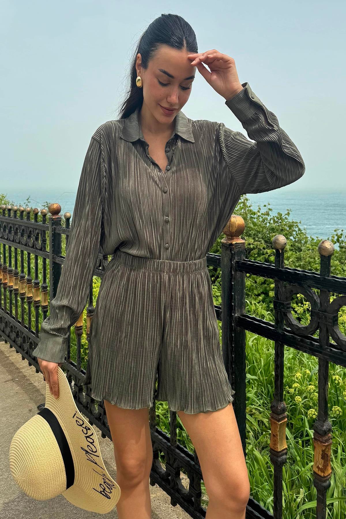 For You Woman 2 li Piliseli Gömlek Şort Yeşil Takım  For You Woman 2'li Piliseli Gömlek Şort Yeşil Takım