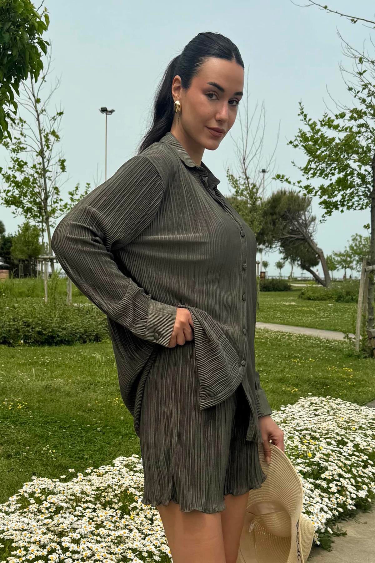 For You Woman 2 li Piliseli Gömlek Şort Yeşil Takım  For You Woman 2'li Piliseli Gömlek Şort Yeşil Takım