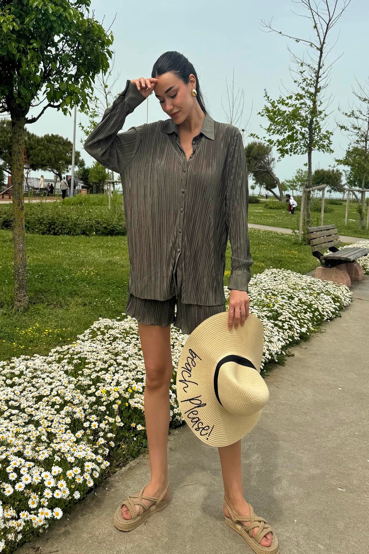 For You Woman 2 li Piliseli Gömlek Şort Yeşil Takım  For You Woman 2'li Piliseli Gömlek Şort Yeşil Takım