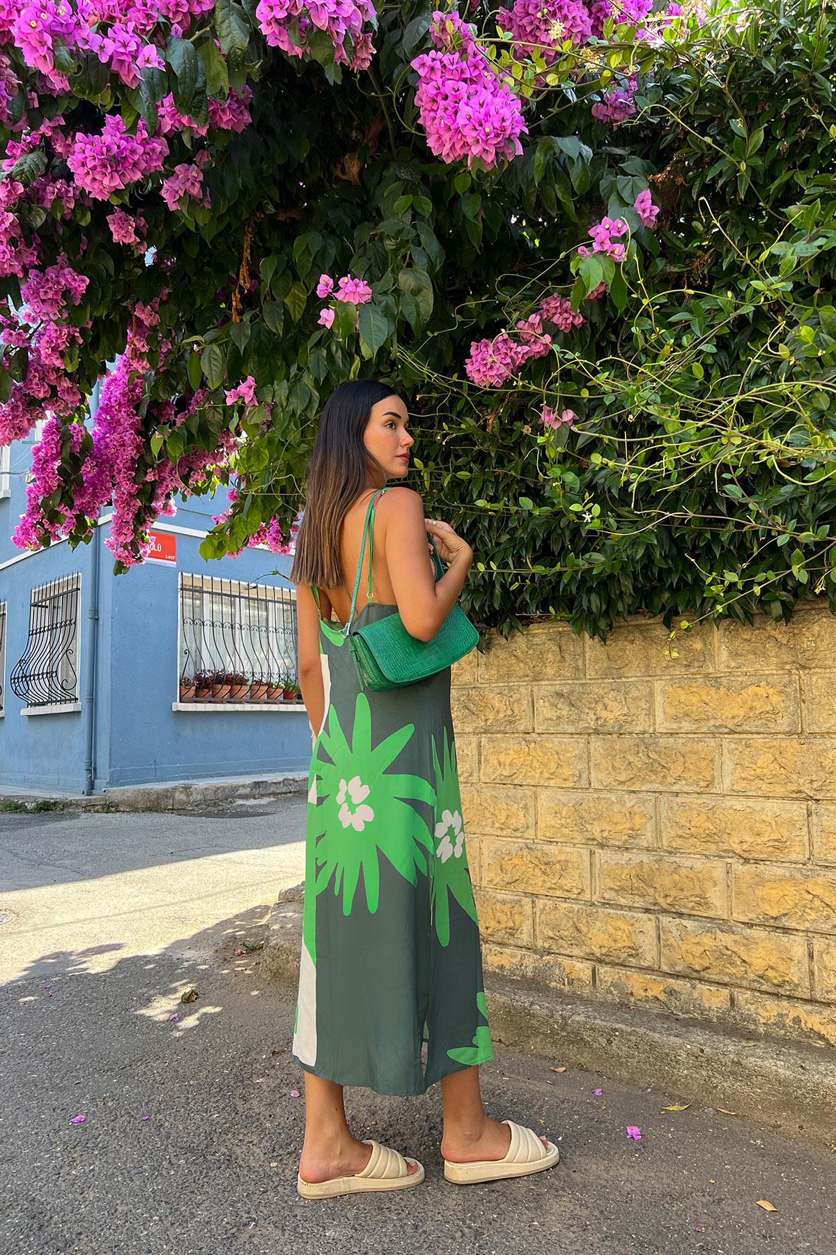 For You Woman Askılı V Yırtmaçlı yaka Çicek Desenli Yeşil Elbise For You Woman Askılı V Yırtmaçlı Yaka Çicek Desenli Yeşil Elbise