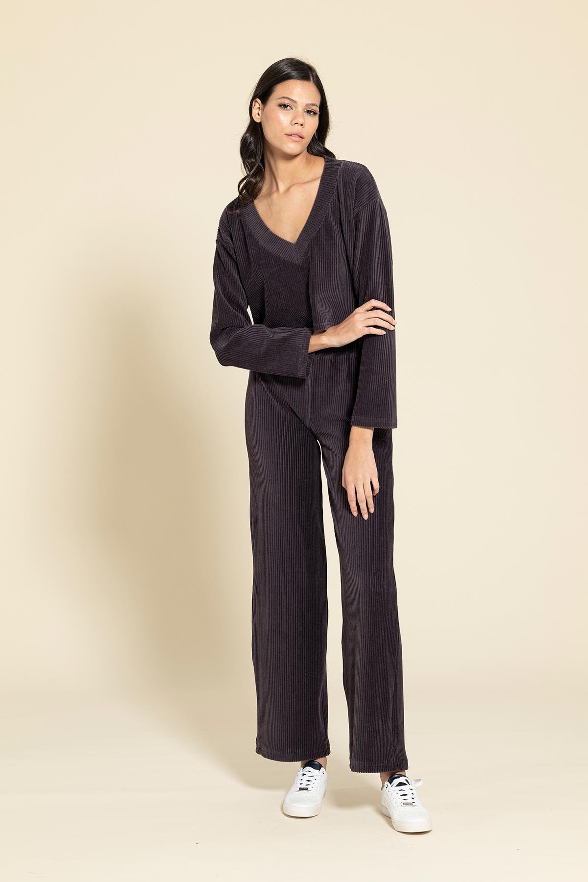 For You Woman Kadife Kumaş V Yaka Crop Antrasit Jogger Takım For You Woman Kadife Kumaş V Yaka Crop Antrasit Jogger Takım