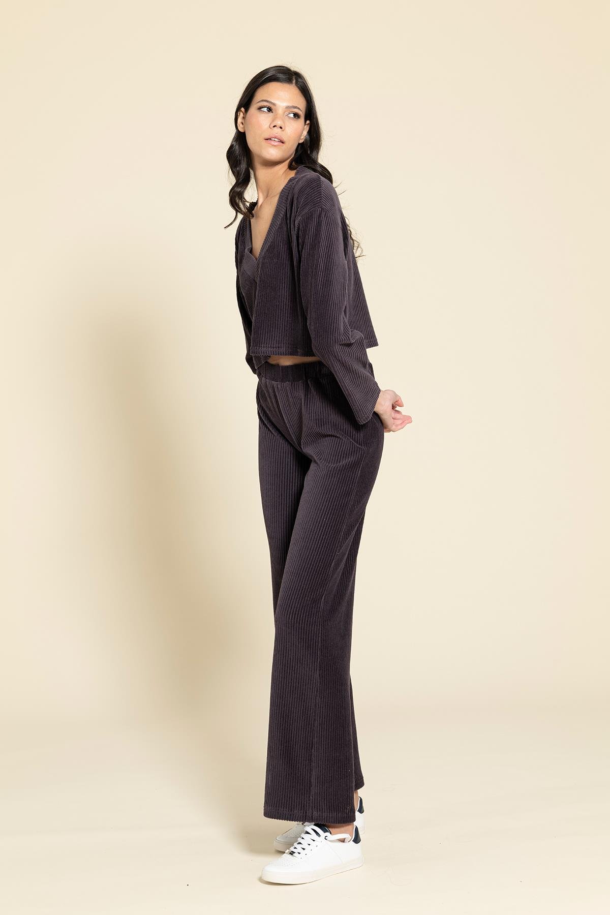 For You Woman Kadife Kumaş V Yaka Crop Antrasit Jogger Takım For You Woman Kadife Kumaş V Yaka Crop Antrasit Jogger Takım