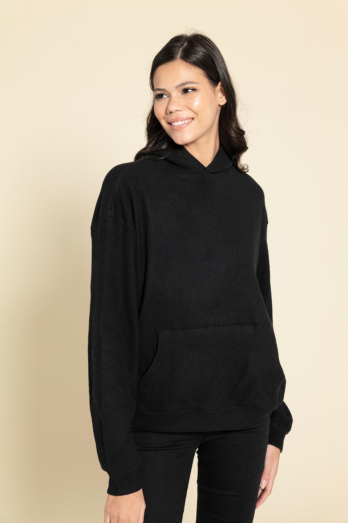 Oversize Kanguru Cepli Siyah Sweatshirt  For You Woman Oversize Kanguru Cepli Siyah Sweatshirt