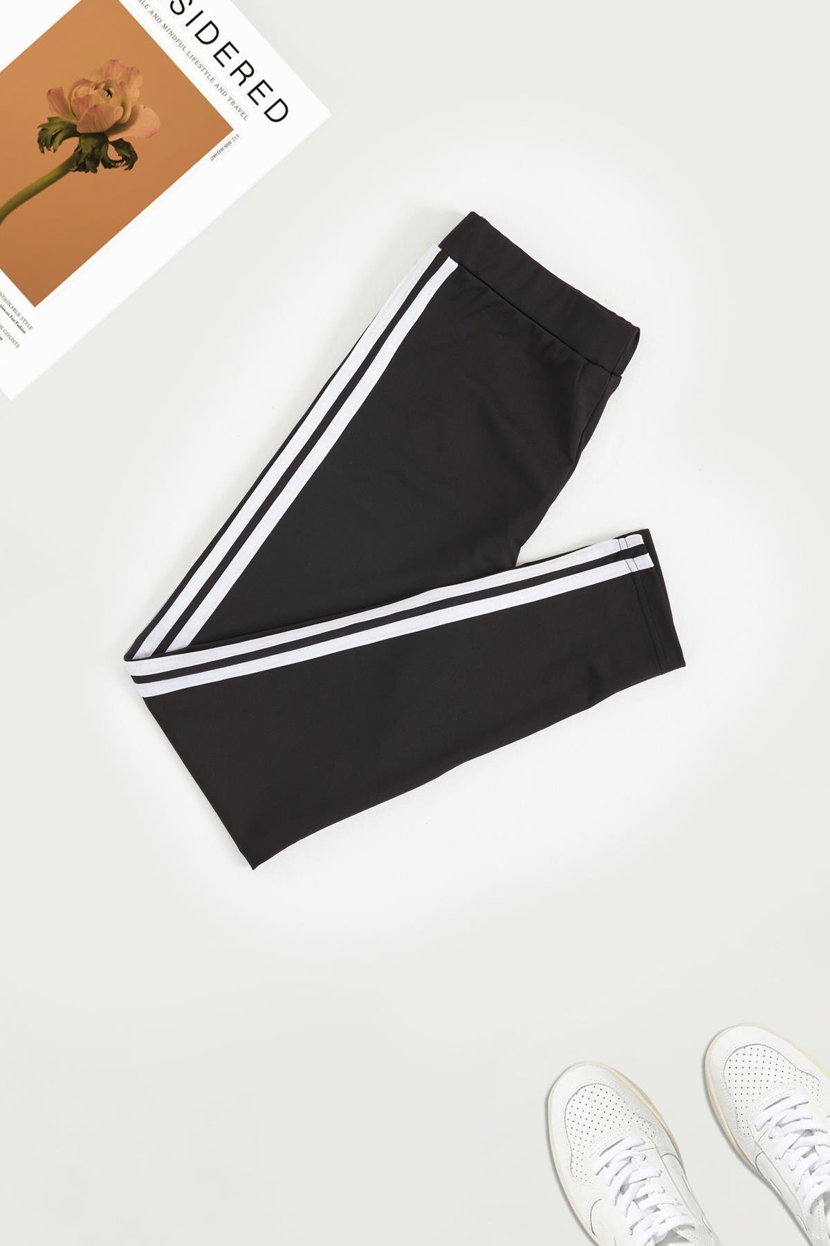 For You Woman Plus Yanı Şeritli Siyah Tayt For You Woman Plus Yanı Şeritli Siyah Tayt