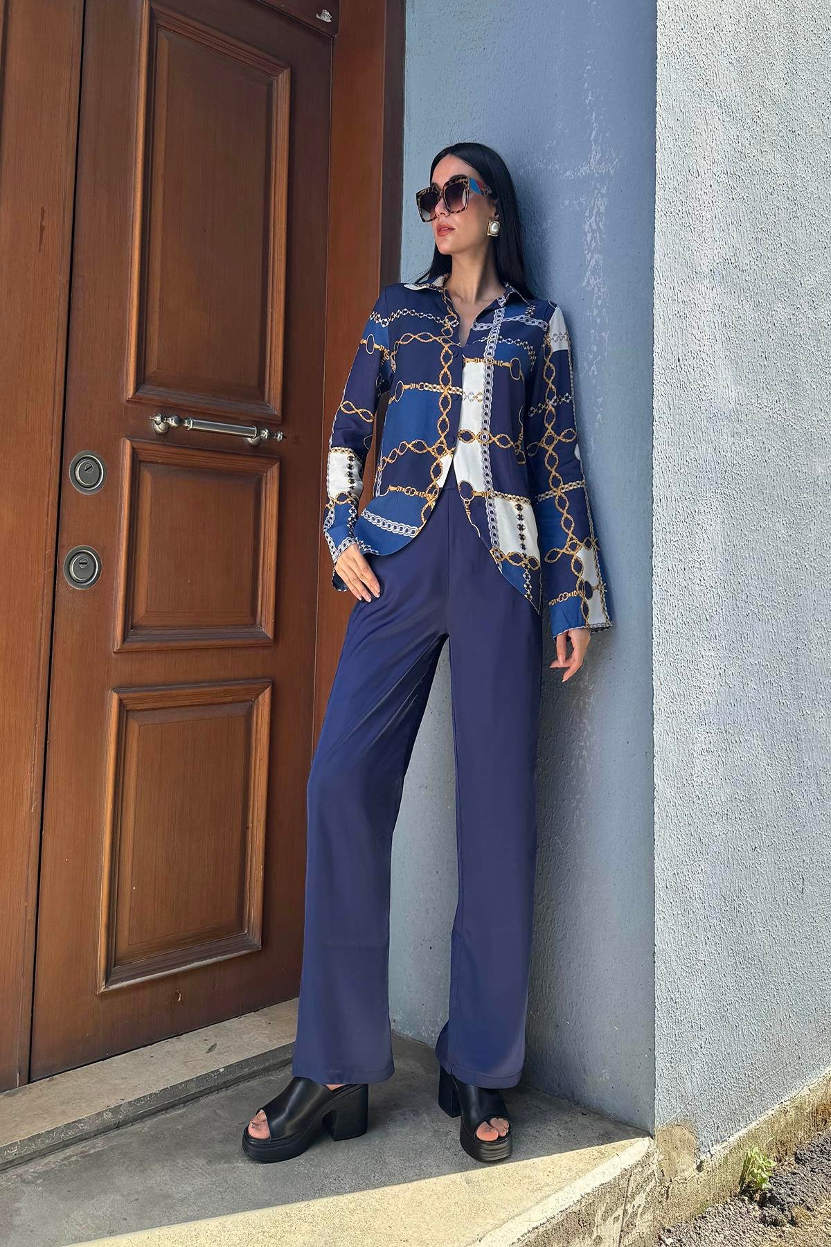 Now Moda 3'lü Saten Zincir Desenli Bustiyer Pantolon Lacivert Takım Now Moda 3'lü Saten Zincir Desenli Bustiyer Pantolon Lacivert Takım