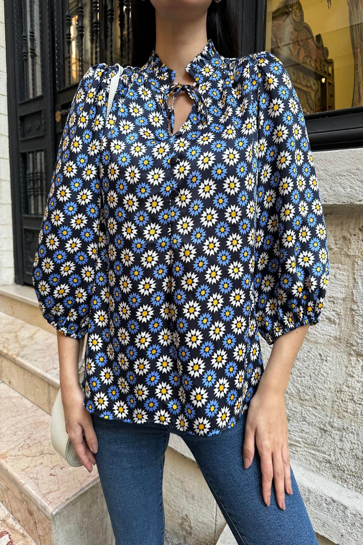 Now Moda Desenli Yaka Fırfır Detaylı Saten Lacivert Gömlek Now Moda Desenli Yaka Fırfır Detaylı Saten Lacivert Gömlek