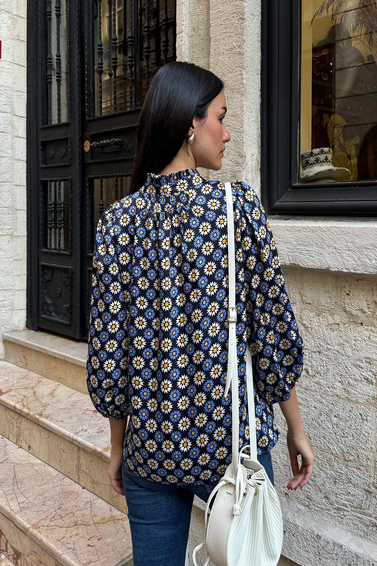 Now Moda Desenli Yaka Fırfır Detaylı Saten Lacivert Gömlek Now Moda Desenli Yaka Fırfır Detaylı Saten Lacivert Gömlek