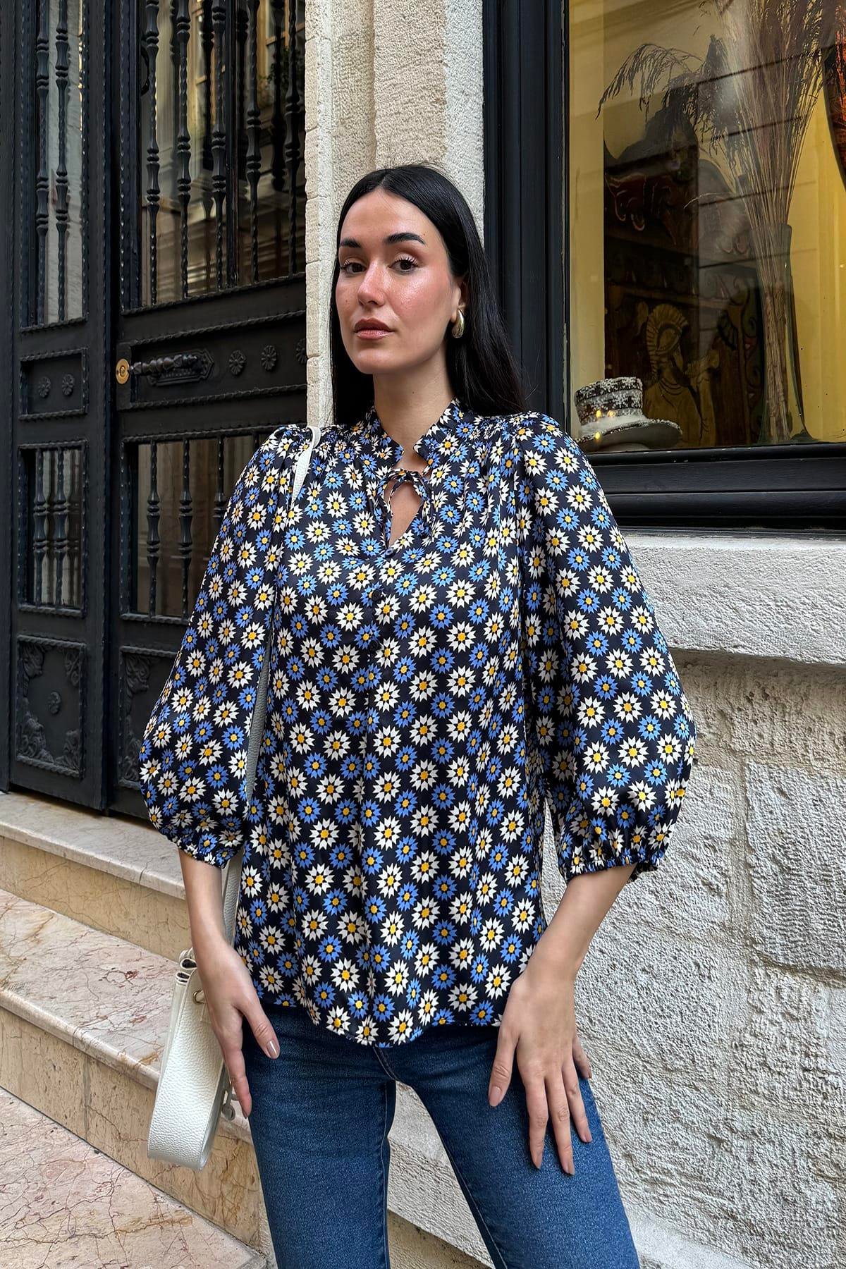 Now Moda Desenli Yaka Fırfır Detaylı Saten Lacivert Gömlek Now Moda Desenli Yaka Fırfır Detaylı Saten Lacivert Gömlek