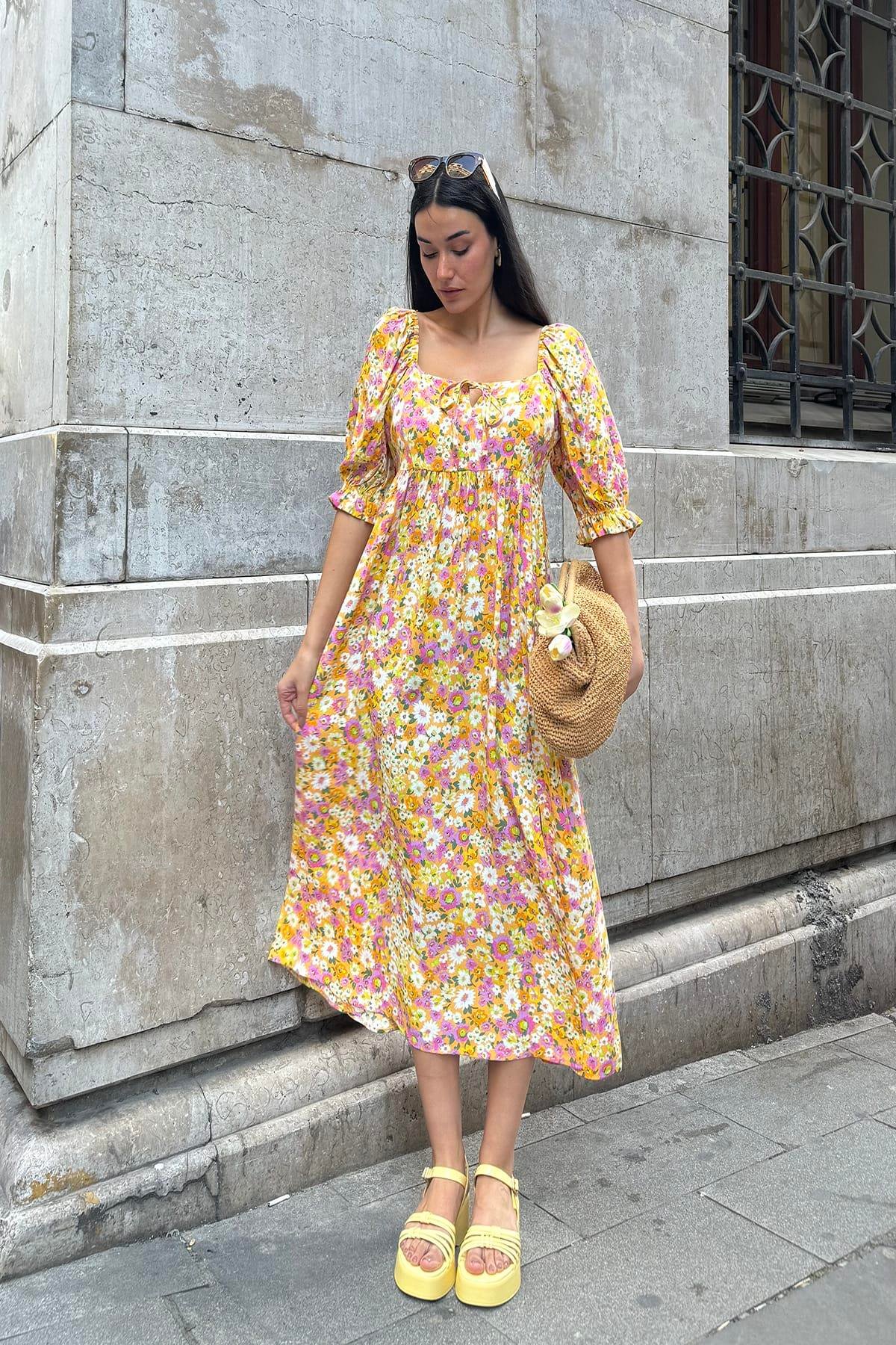 Now Moda Doğal Viskon Bel Büzgülü Desenli Yırtmaçlı Uzun Sarı Elbise Now Moda Doğal Viskon Bel Büzgülü Desenli Yırtmaçlı Uzun Sarı Elbise