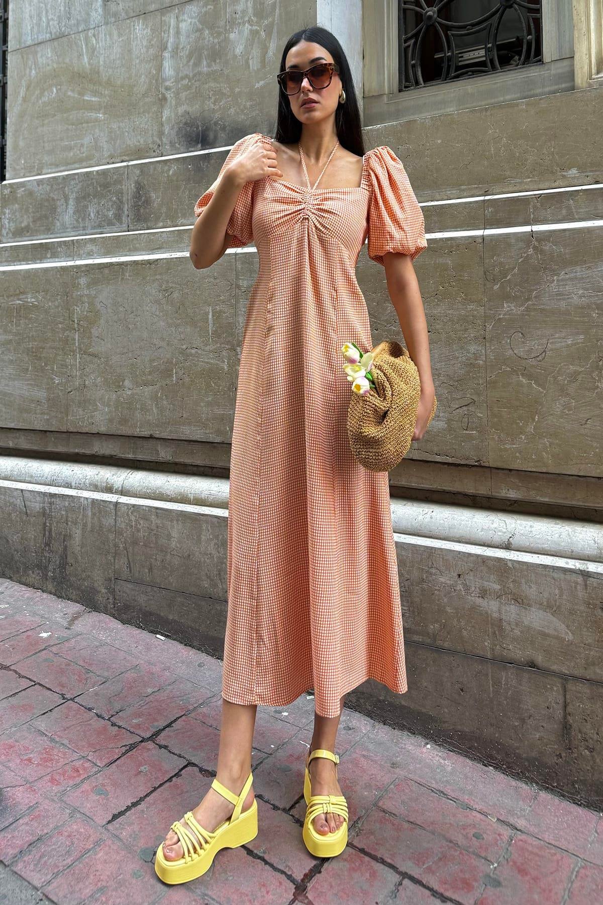 Now Moda Doğal Viskon Boyun Baglamalı Desenli Uzun Turuncu Elbise Now Moda Doğal Viskon Boyun Baglamalı Desenli Uzun Turuncu Elbise