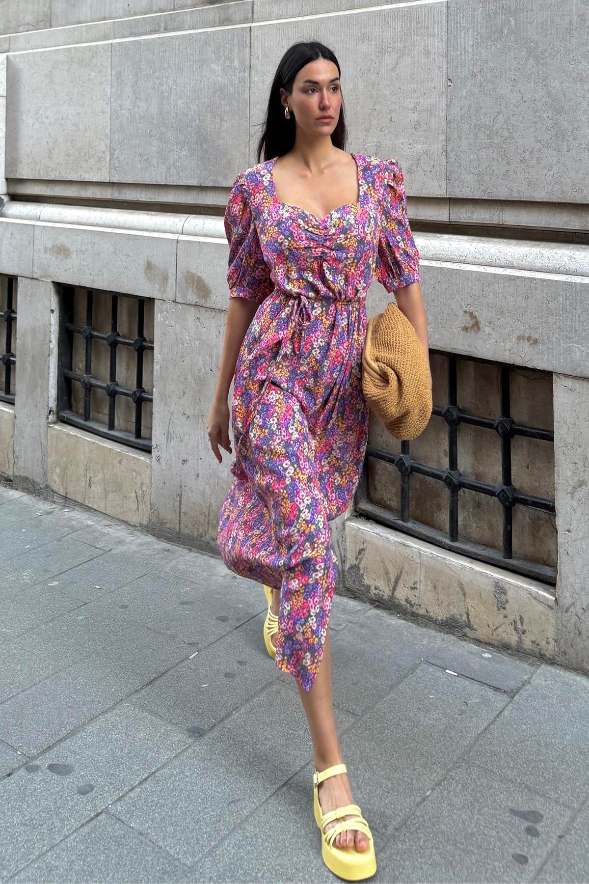 Now Moda Doğal Viskon Ön Büzgülü Yırtmaçlı Desenli Uzun Lila Elbise Now Moda Doğal Viskon Ön Büzgülü Yırtmaçlı Desenli Uzun Lila Elbise