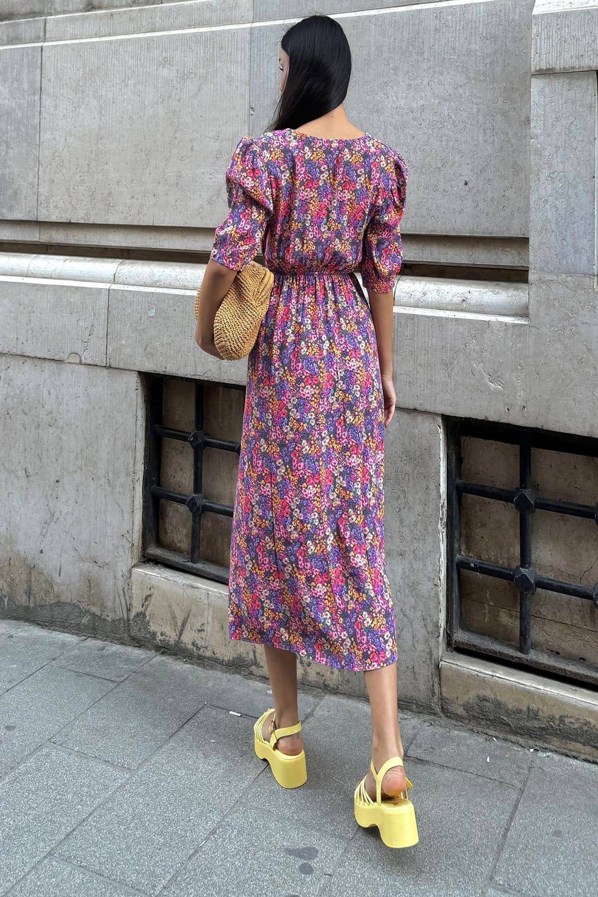 Now Moda Doğal Viskon Ön Büzgülü Yırtmaçlı Desenli Uzun Lila Elbise Now Moda Doğal Viskon Ön Büzgülü Yırtmaçlı Desenli Uzun Lila Elbise