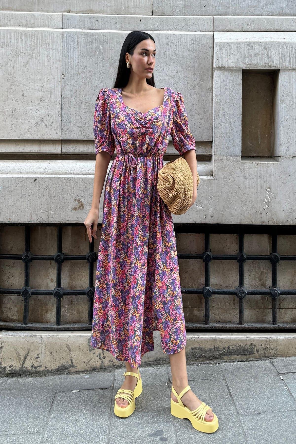 Now Moda Doğal Viskon Ön Büzgülü Yırtmaçlı Desenli Uzun Lila Elbise Now Moda Doğal Viskon Ön Büzgülü Yırtmaçlı Desenli Uzun Lila Elbise