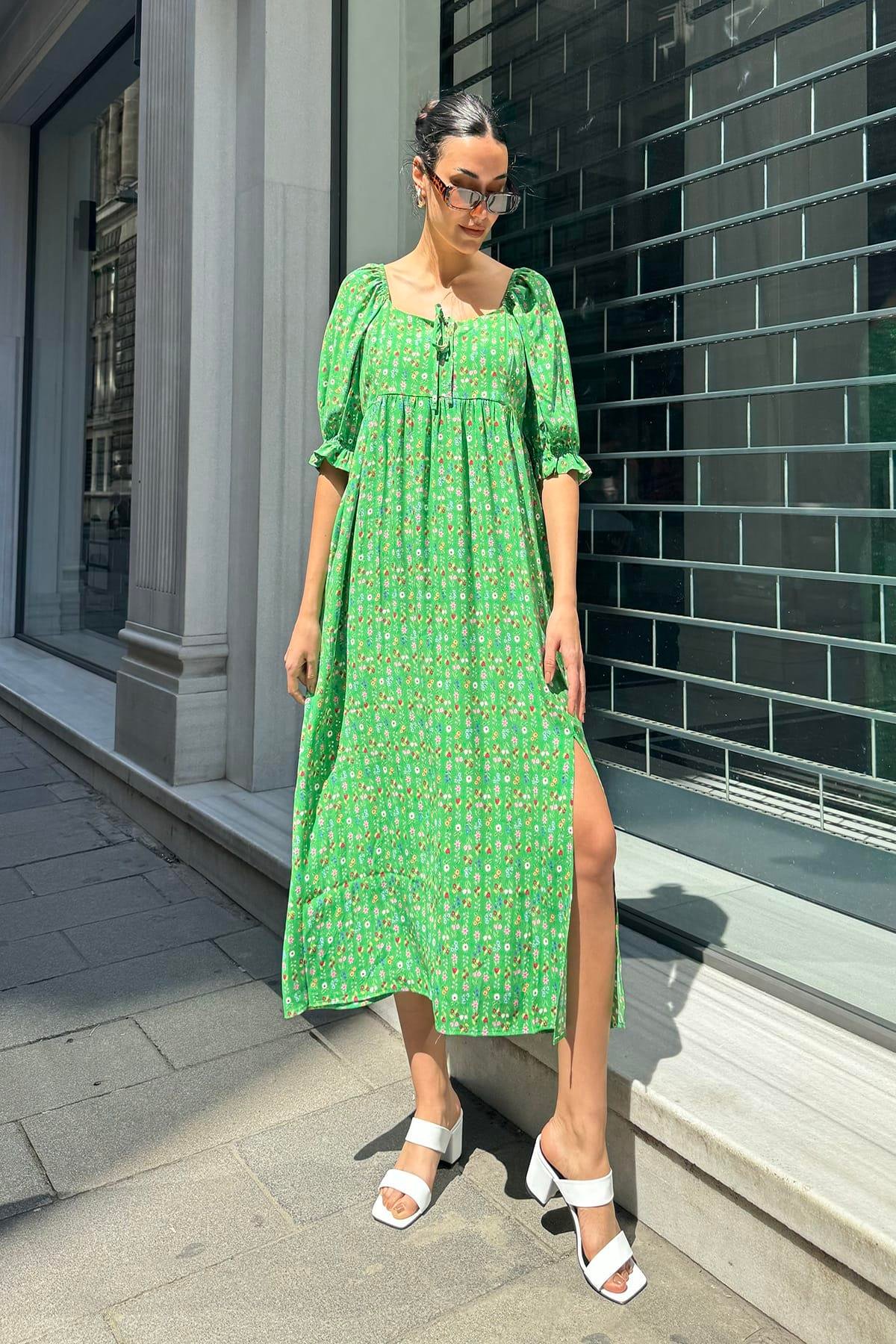 Now Moda Doğal Viskon Yırtmaçlı Büzgülü Desenli Uzun Yeşil Elbise Now Moda Doğal Viskon Yırtmaçlı Büzgülü Desenli Uzun Yeşil Elbise