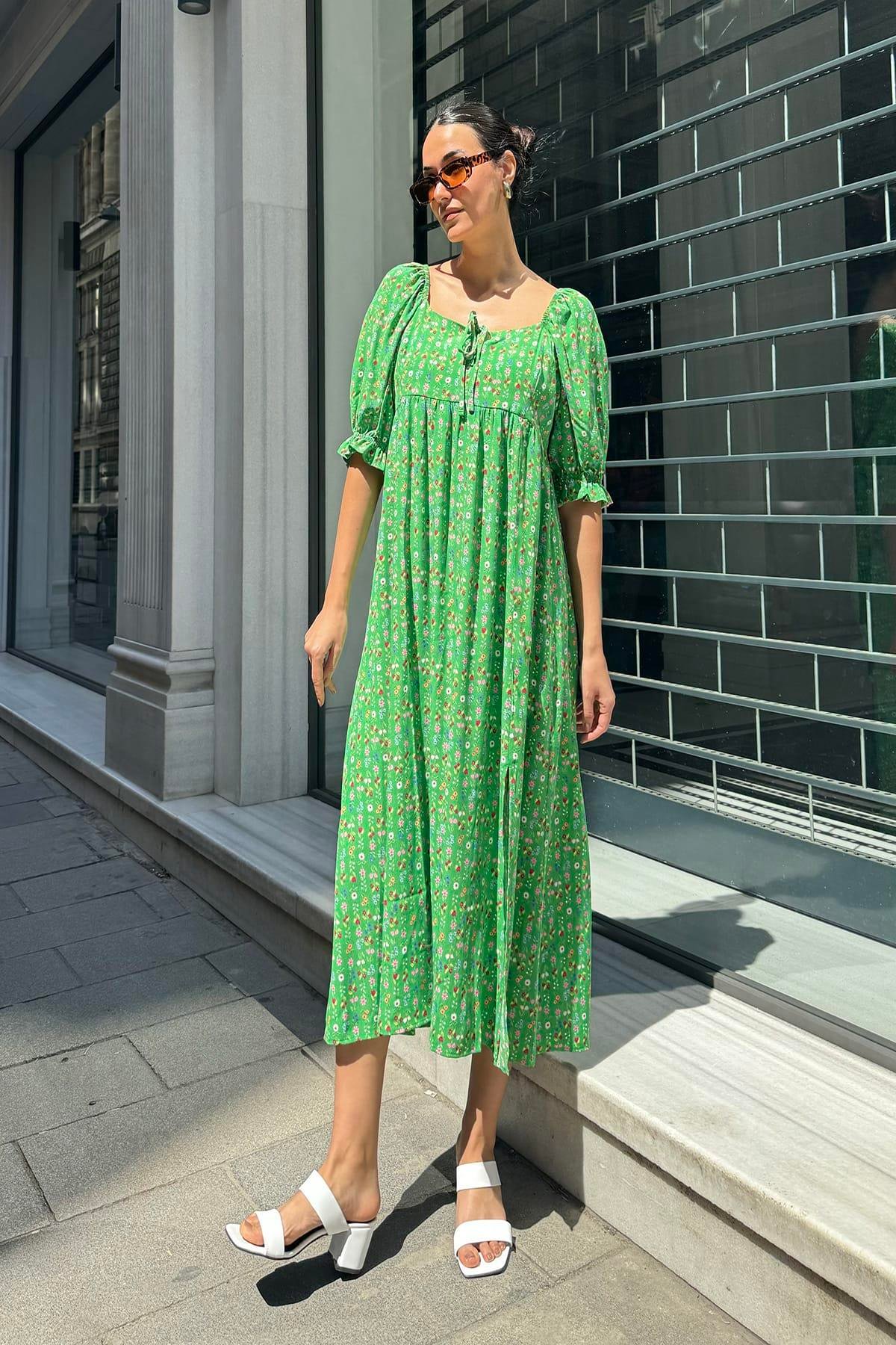 Now Moda Doğal Viskon Yırtmaçlı Büzgülü Desenli Uzun Yeşil Elbise Now Moda Doğal Viskon Yırtmaçlı Büzgülü Desenli Uzun Yeşil Elbise