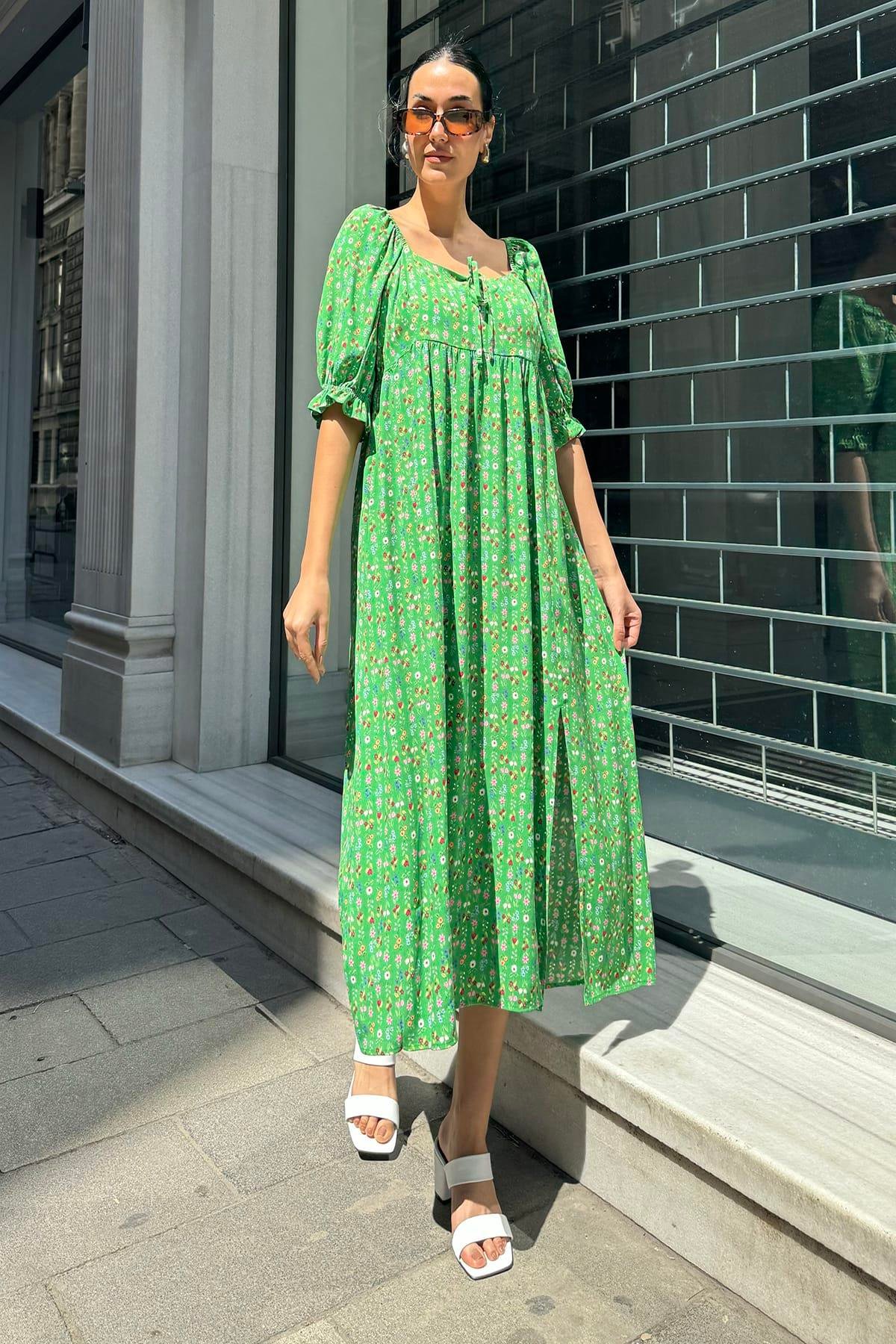 Now Moda Doğal Viskon Yırtmaçlı Büzgülü Desenli Uzun Yeşil Elbise Now Moda Doğal Viskon Yırtmaçlı Büzgülü Desenli Uzun Yeşil Elbise