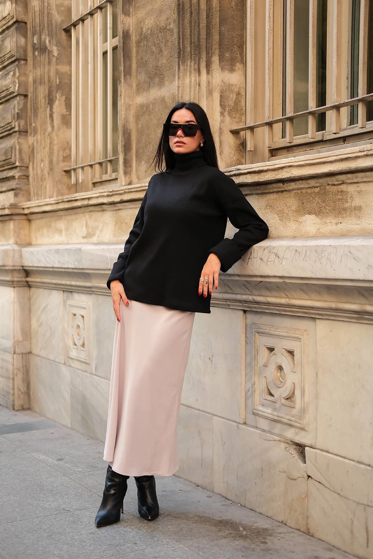 Y London Kol Detaylı Balıkcı Yaka Boğazlı Siyah Bluz  Y London Kol Detaylı Balıkcı Yaka Boğazlı Siyah Bluz 