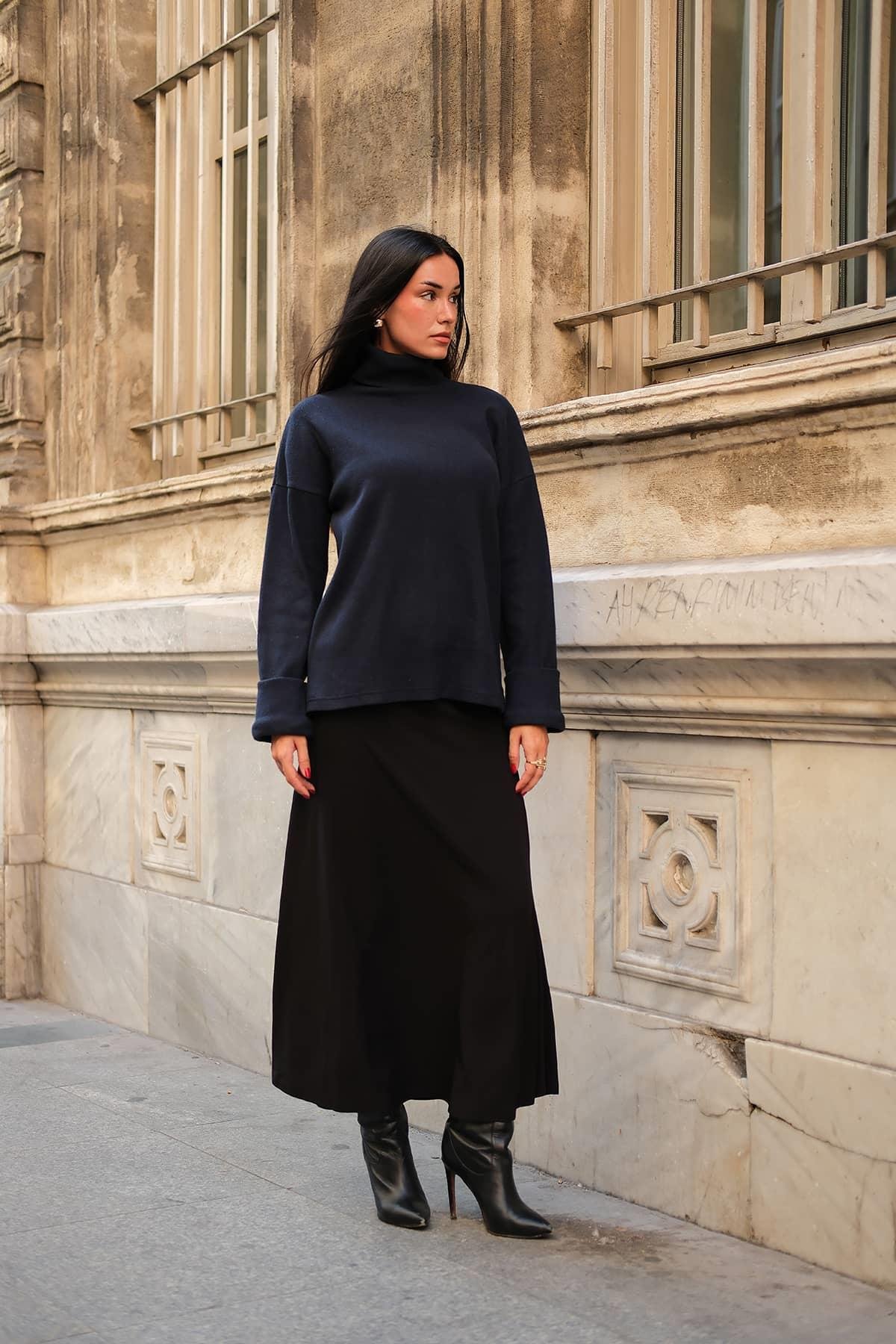 Y London Kol Detaylı Balıkcı Yaka Boğazlı Lacivert Bluz  Y London Kol Detaylı Balıkcı Yaka Boğazlı Lacivert Bluz 