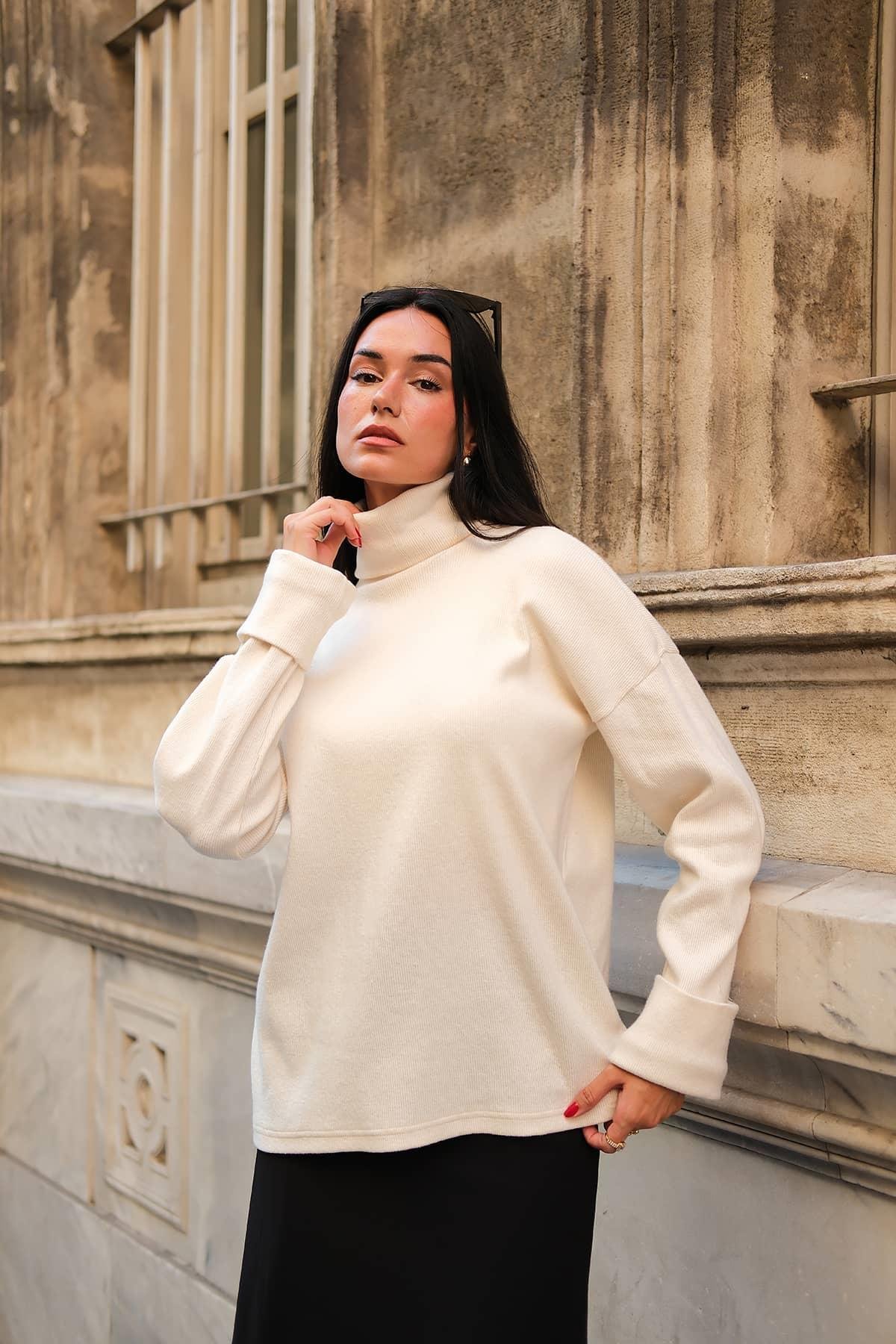 Y London Kol Detaylı Balıkcı Yaka Boğazlı Ekru Bluz  Y London Kol Detaylı Balıkcı Yaka Boğazlı Ekru Bluz 