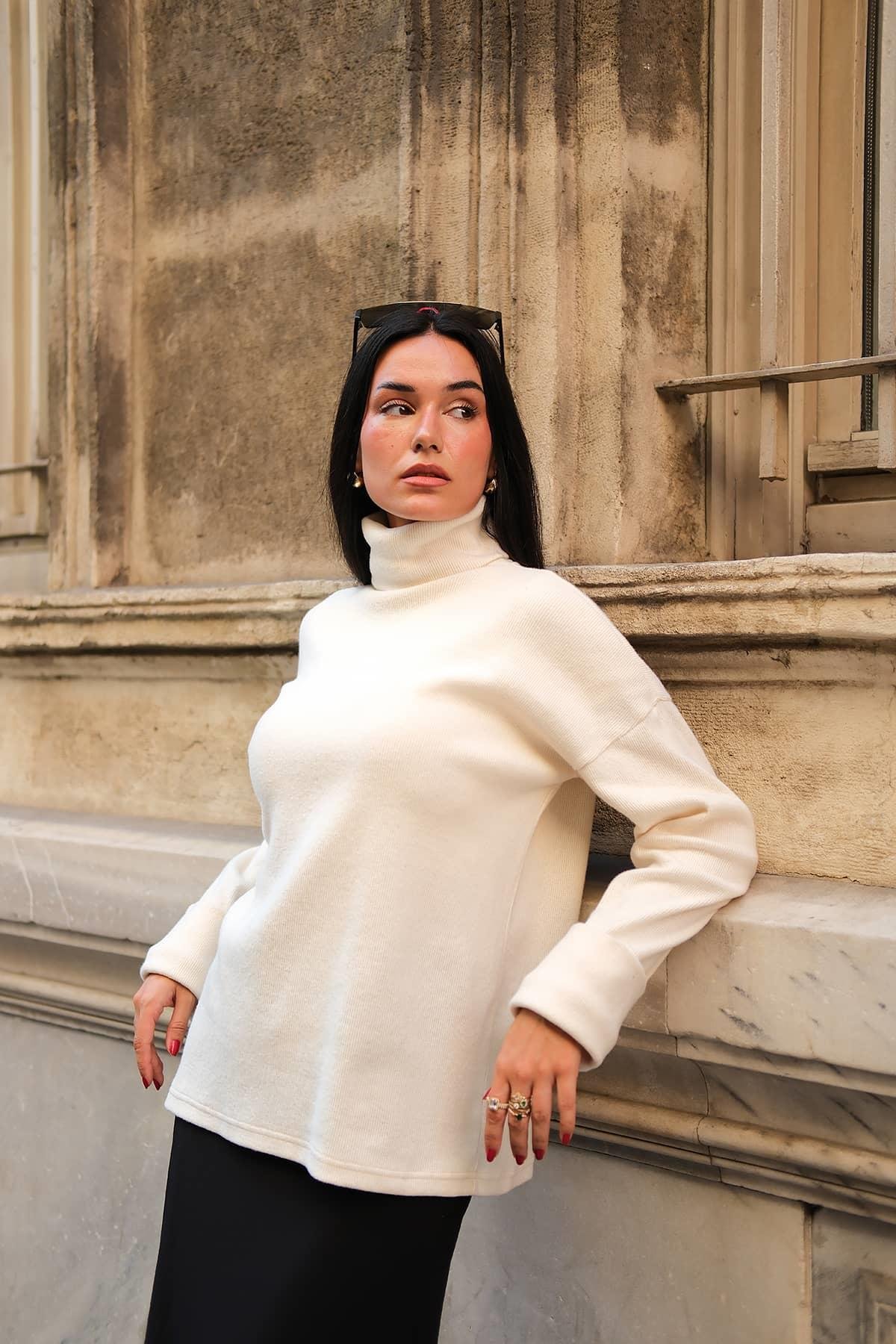 Y London Kol Detaylı Balıkcı Yaka Boğazlı Ekru Bluz  Y London Kol Detaylı Balıkcı Yaka Boğazlı Ekru Bluz 