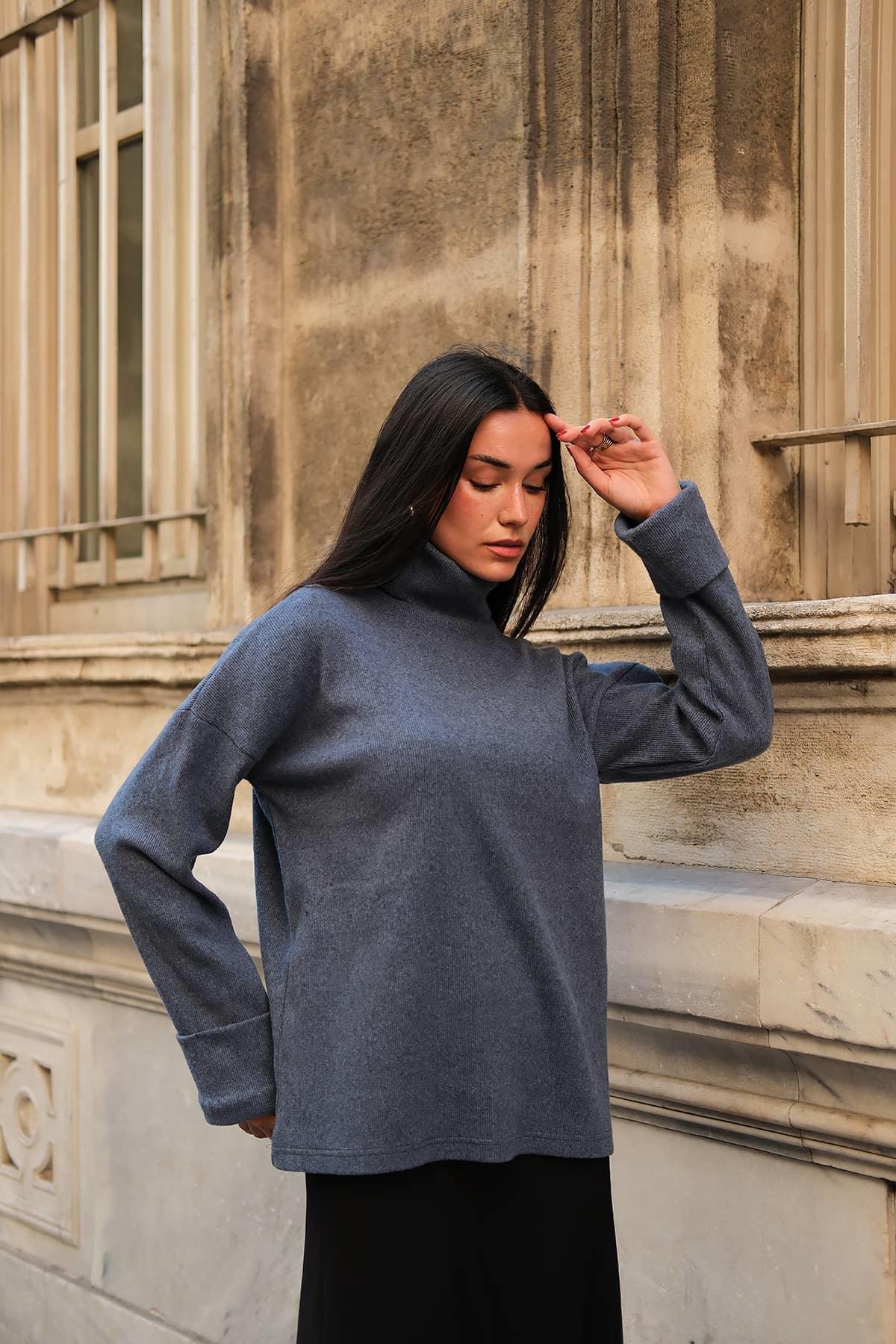 Y London Kol Detaylı Balıkcı Yaka Boğazlı İndigo Bluz  Y London Kol Detaylı Balıkcı Yaka Boğazlı İndigo Bluz 