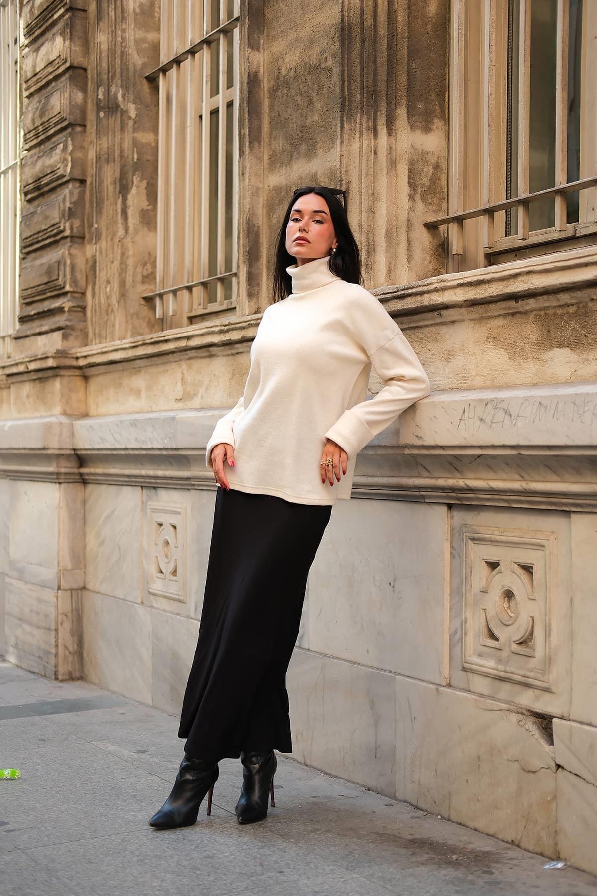 Y London Kol Detaylı Balıkcı Yaka Boğazlı Ekru Bluz  Y London Kol Detaylı Balıkcı Yaka Boğazlı Ekru Bluz 