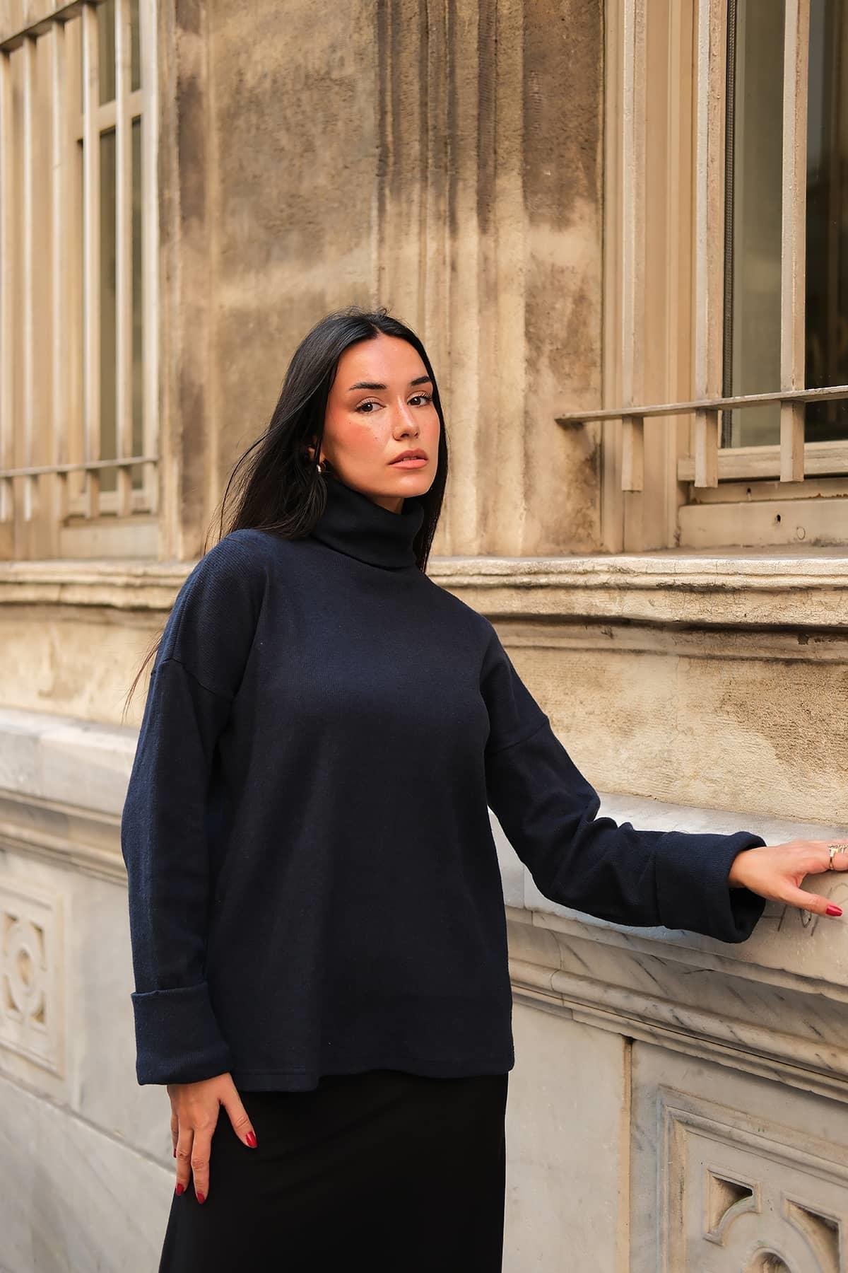 Y London Kol Detaylı Balıkcı Yaka Boğazlı Lacivert Bluz  Y London Kol Detaylı Balıkcı Yaka Boğazlı Lacivert Bluz 