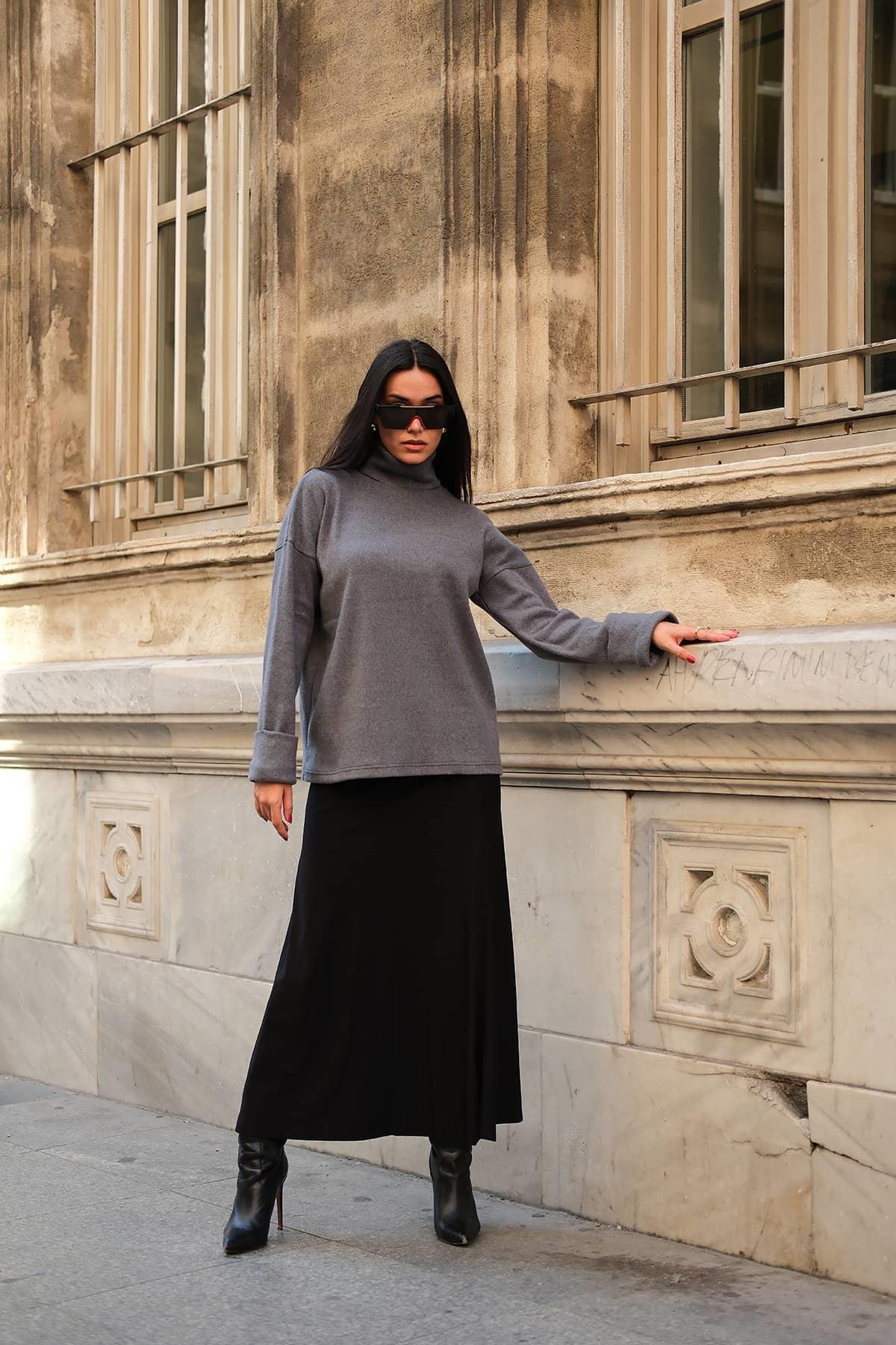 Y London Kol Detaylı Balıkcı Yaka Boğazlı Antrasit Bluz  Y London Kol Detaylı Balıkcı Yaka Boğazlı Antrasit Bluz 