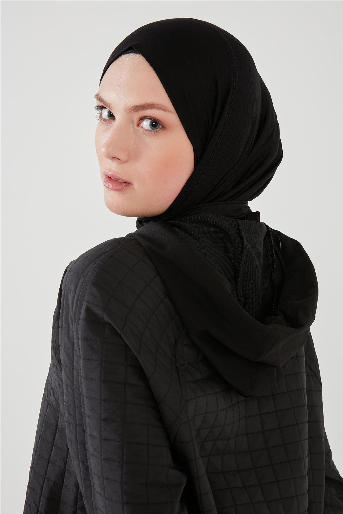 Çıtçıtlı Bone Siyah