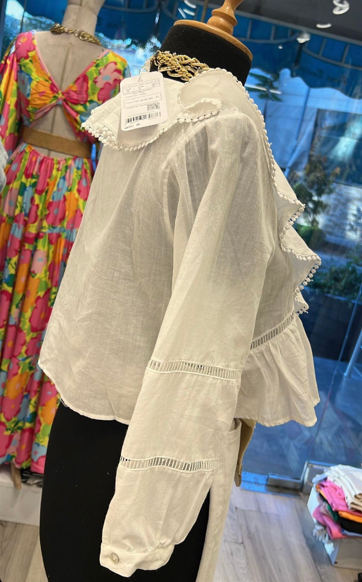 Fırfır detaylı crop bluz 