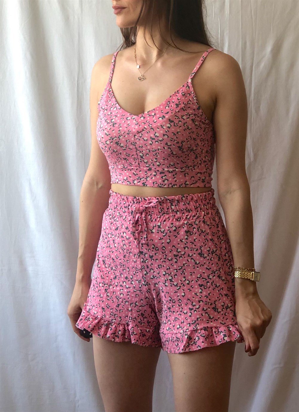 Pembe Askılı Takım