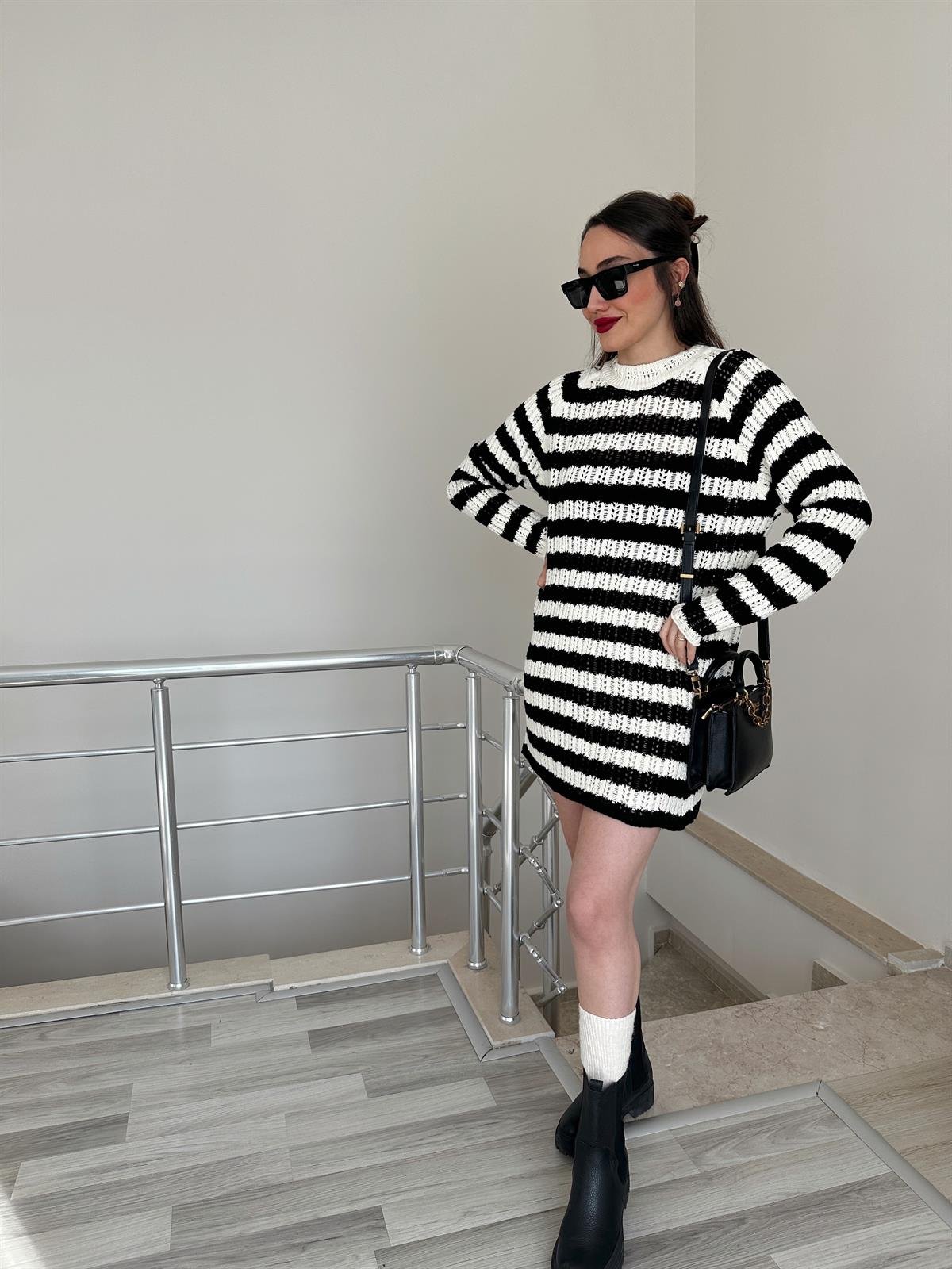 Siyah-Ekru Ajurlu Mini Elbise