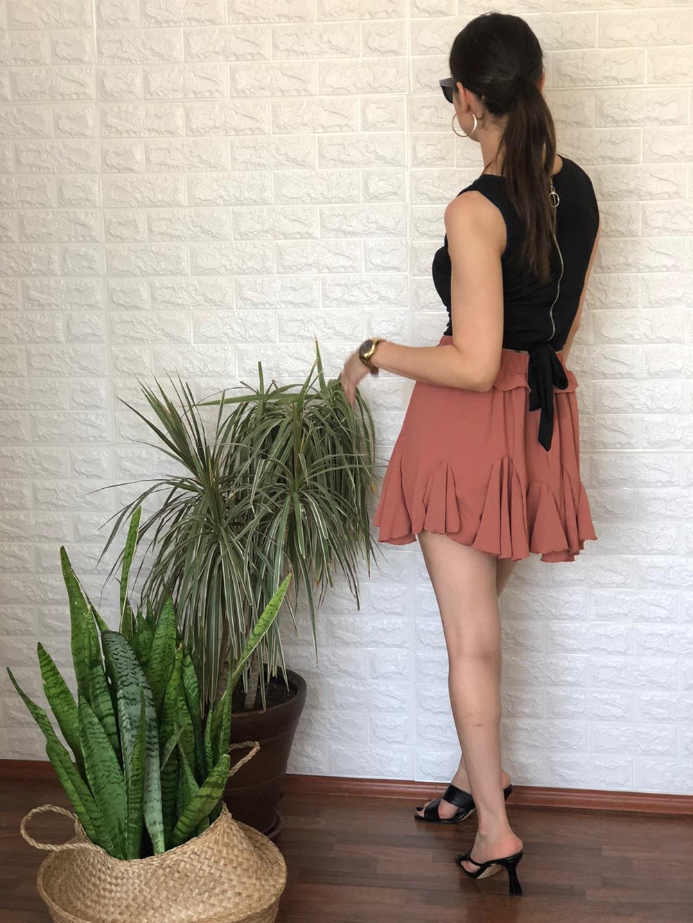 Siyah Sırt Detaylı Bluz