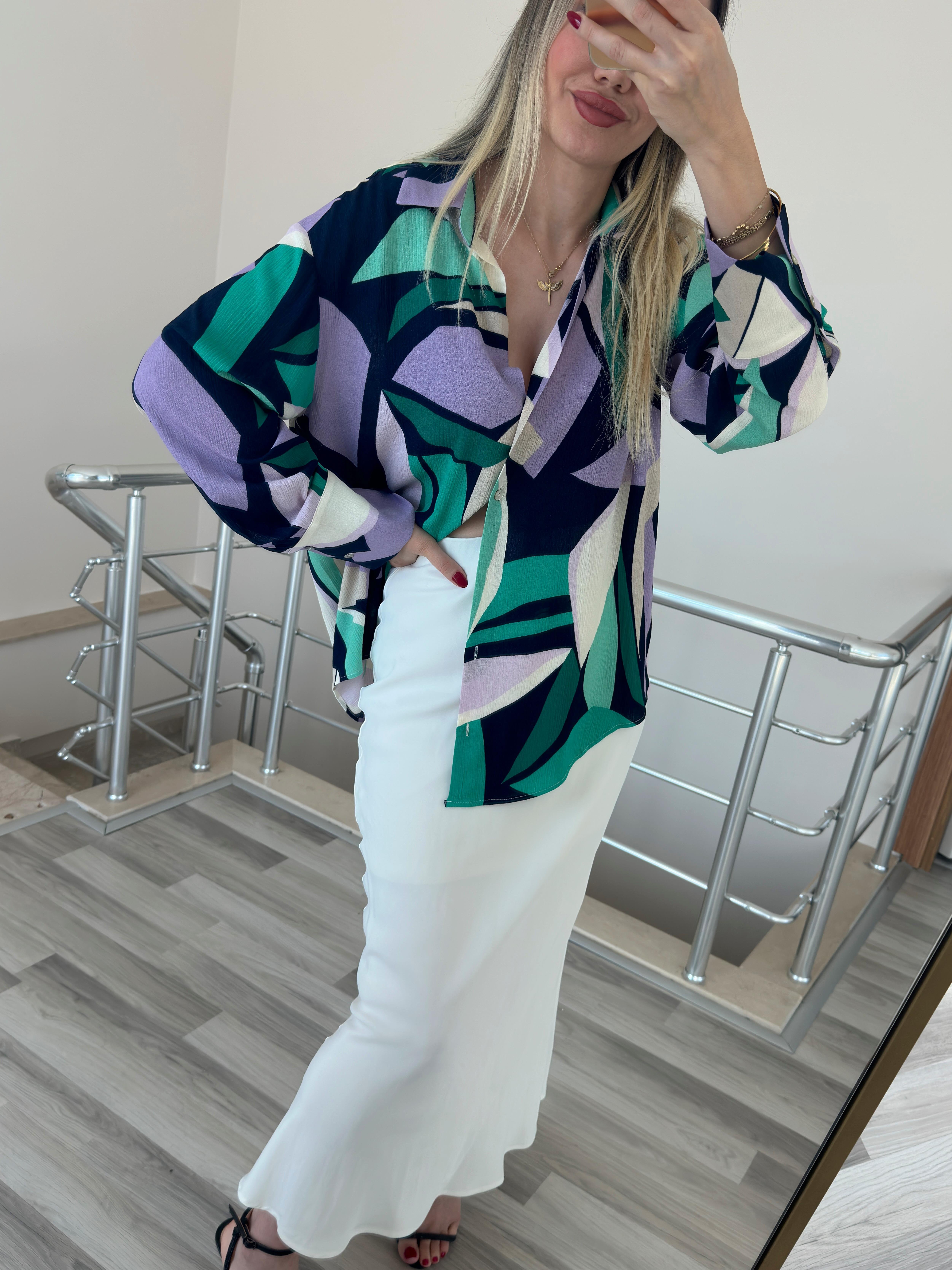 V Yaka Viskon Gömlek