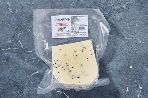 Eceköy Taze Çörek Otlu İnek Sepet Peyniri Yarım Yağlı 300 Gr.