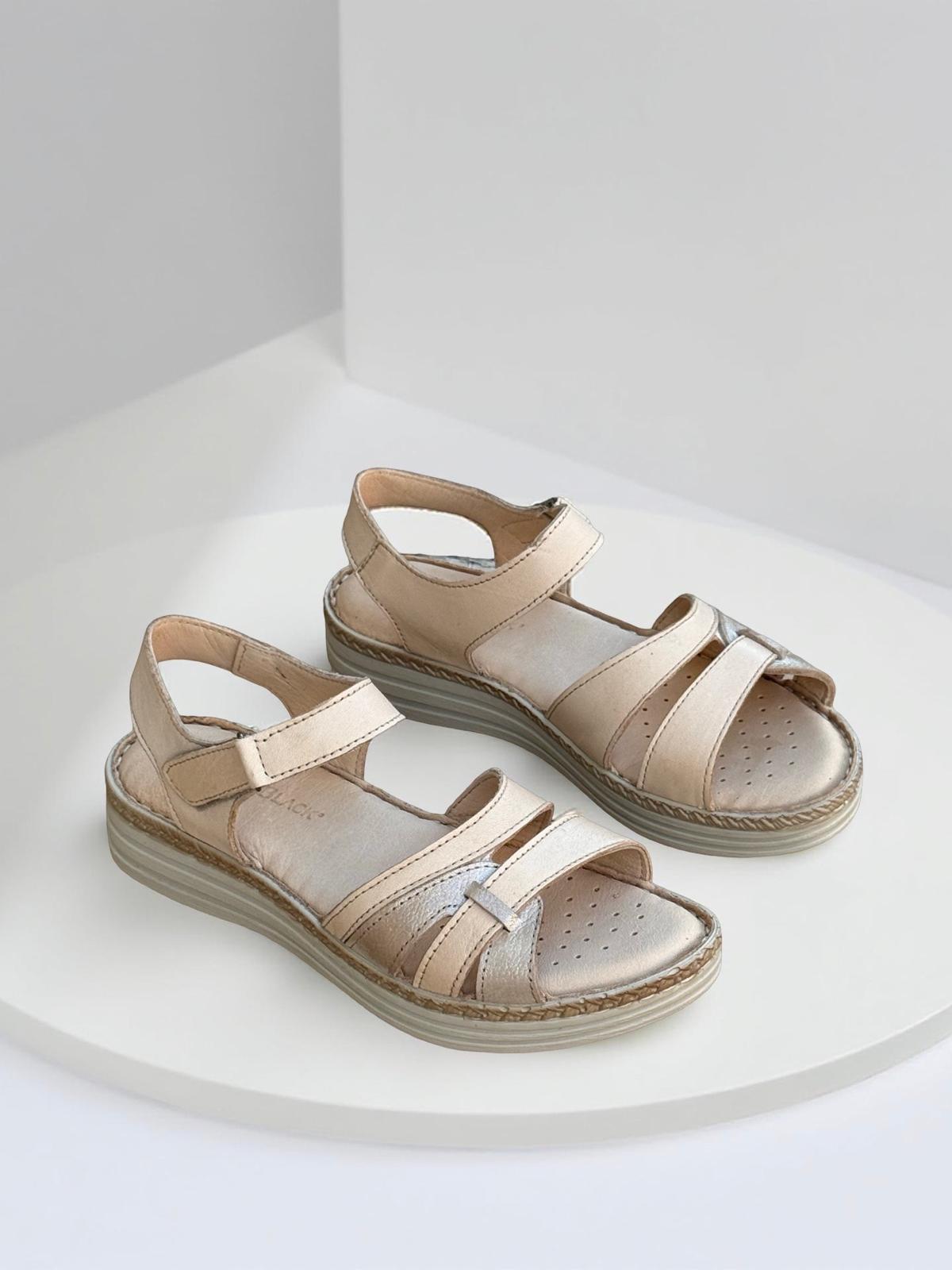 C.Black 22338 Hakiki Deri Comfort Taban Kadın Sandalet Bej