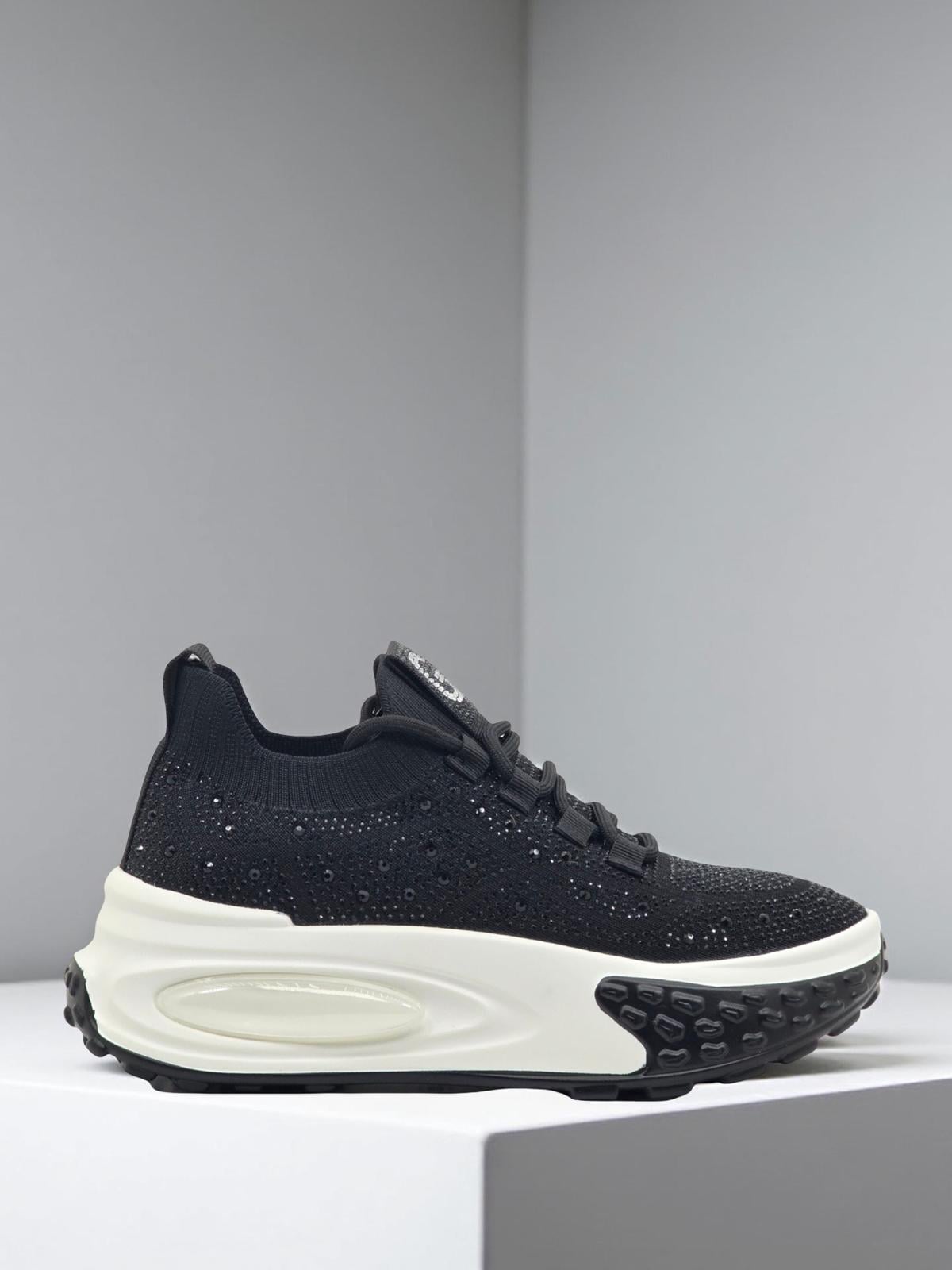 Guja 24K305-4  Kadın Sneaker Aır Taban Taş Detaylı Siyah
