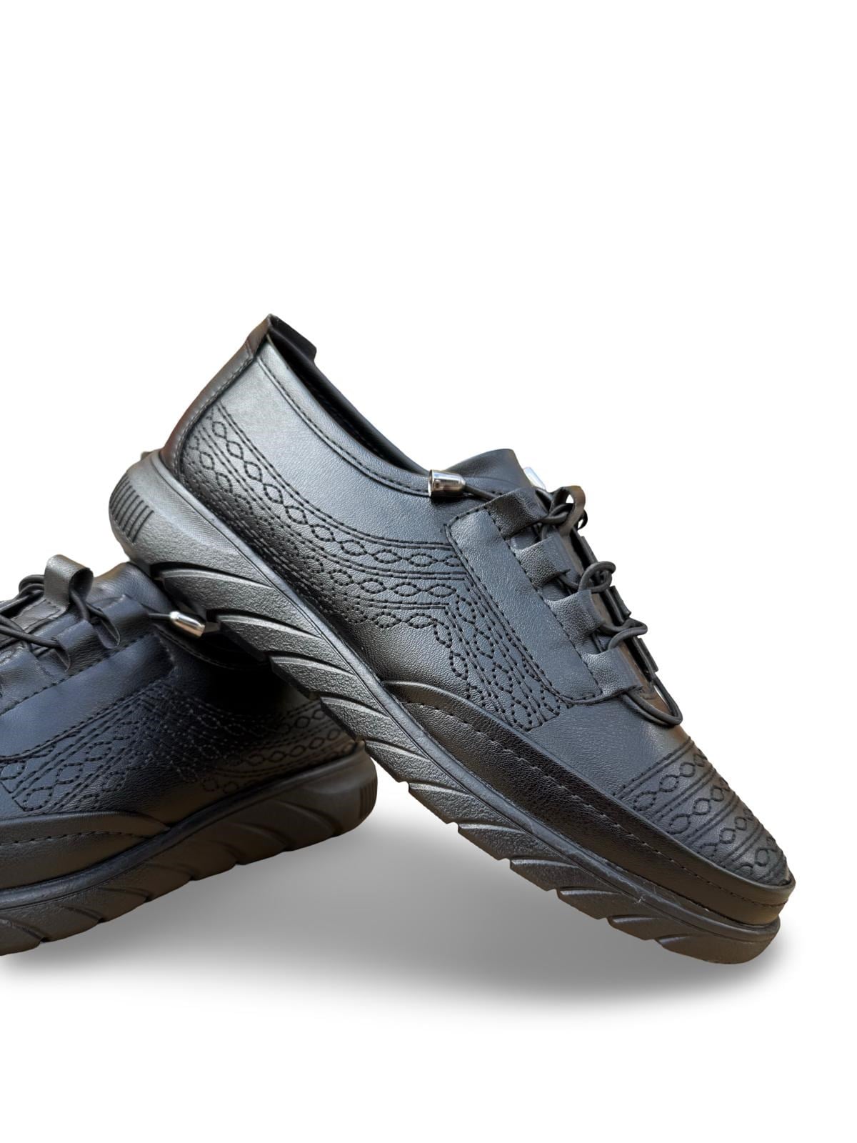 K152-218 Vegan Deri Comfort Taban Lastik Bağcıklı Kadın Casual Ayakkabı Siyah