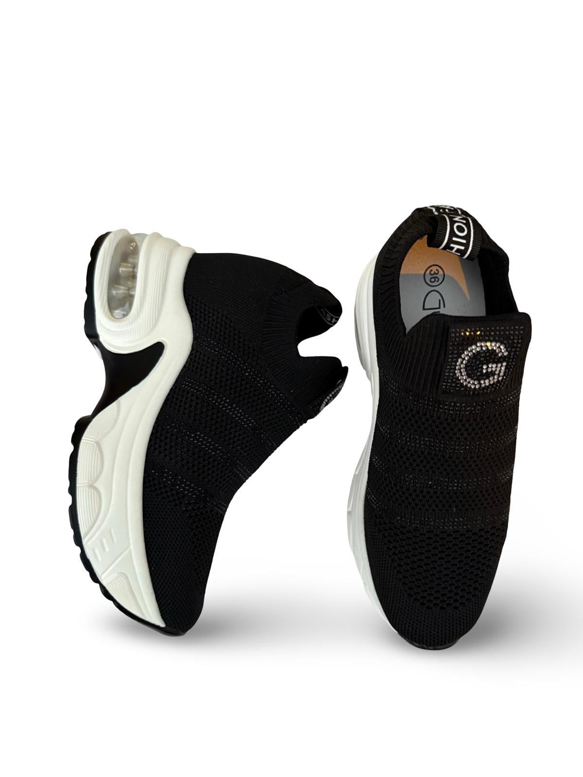 Yalınayak 25y300-4 Taş Detaylı Aır Taban Kadın Sneaker Siyah