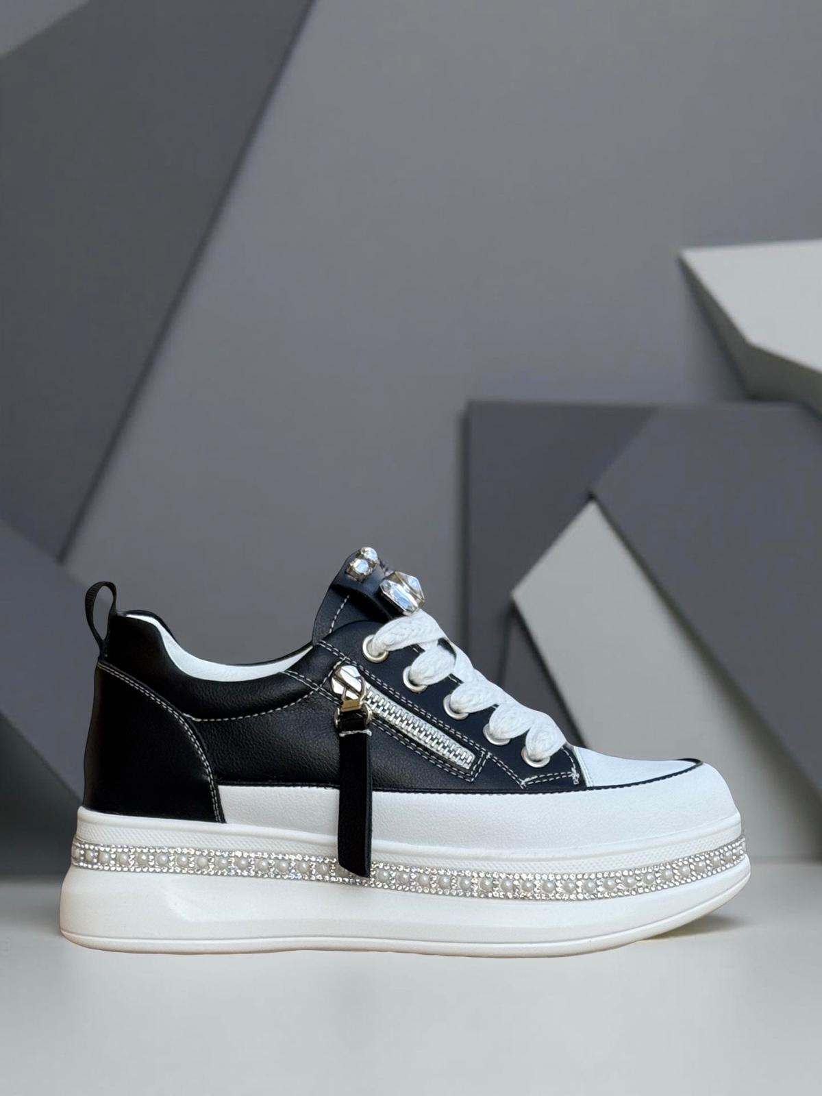 Yalınayak 25Y423-4 Taş Detaylı Kadın Eva Taban Sneaker Siyah