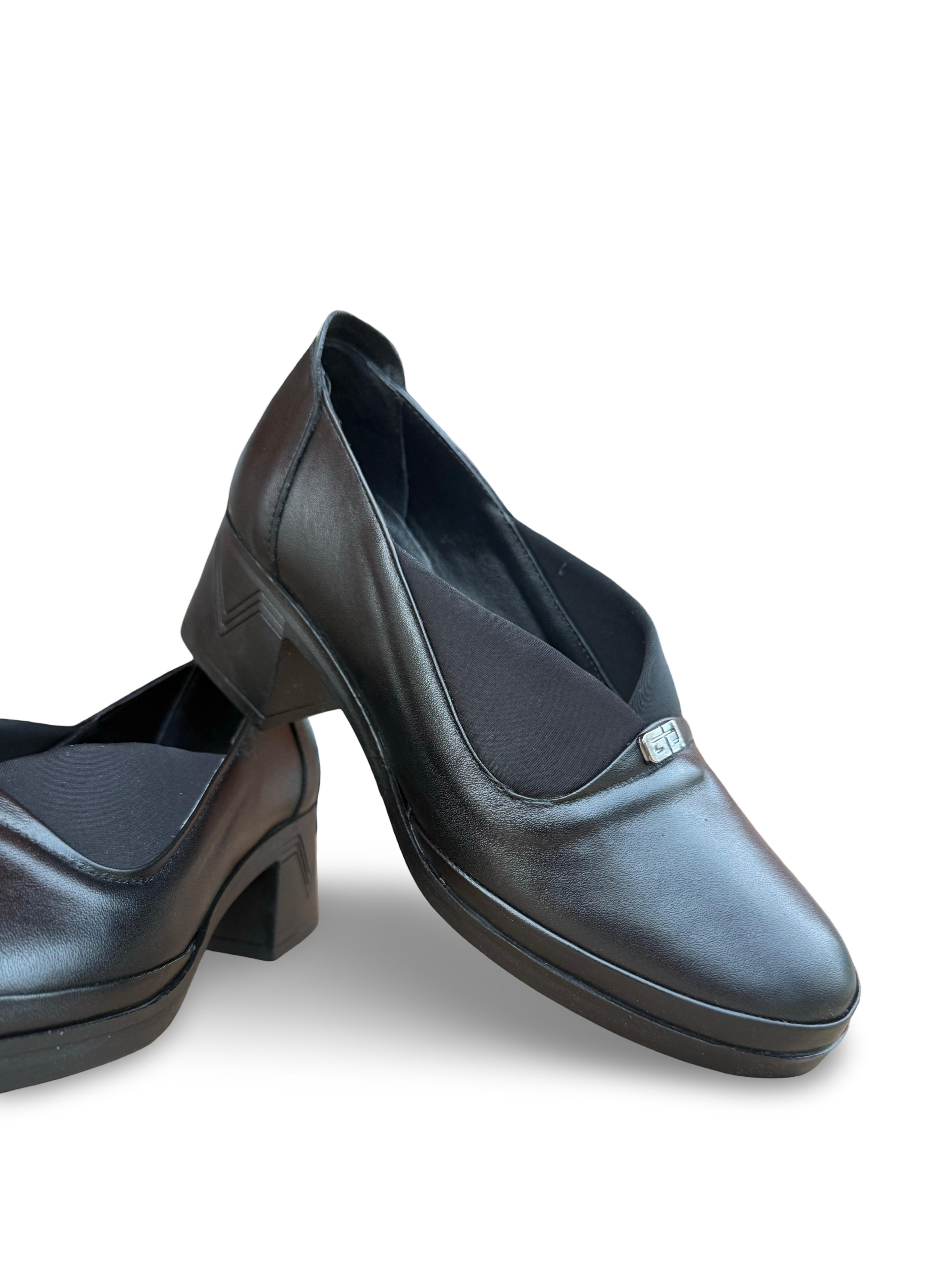 Yalınayak Bty219540 Hakiki Deri Comfort Taban Kadın Klasik Ayakkabı Siyah