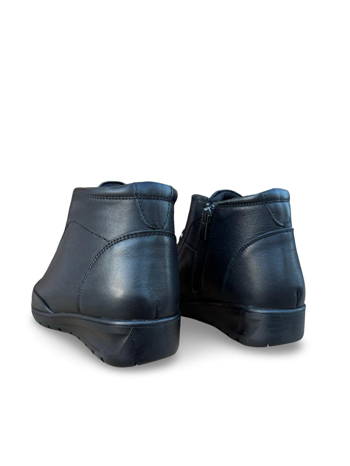 Yalınayak P7119  Hakiki Deri Comfort Taban Kadın Bot Siyah