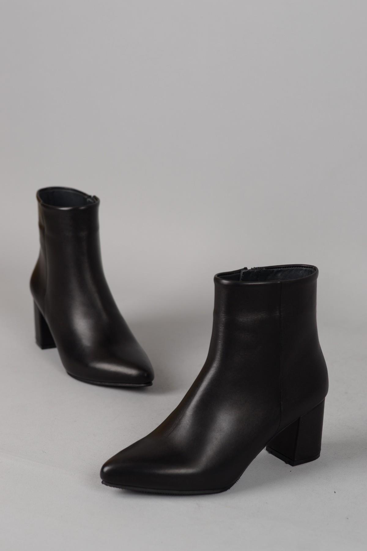 SEÇ 001 HAKİKİ DERİ TOPUKLU BOT (6cm) SİYAH