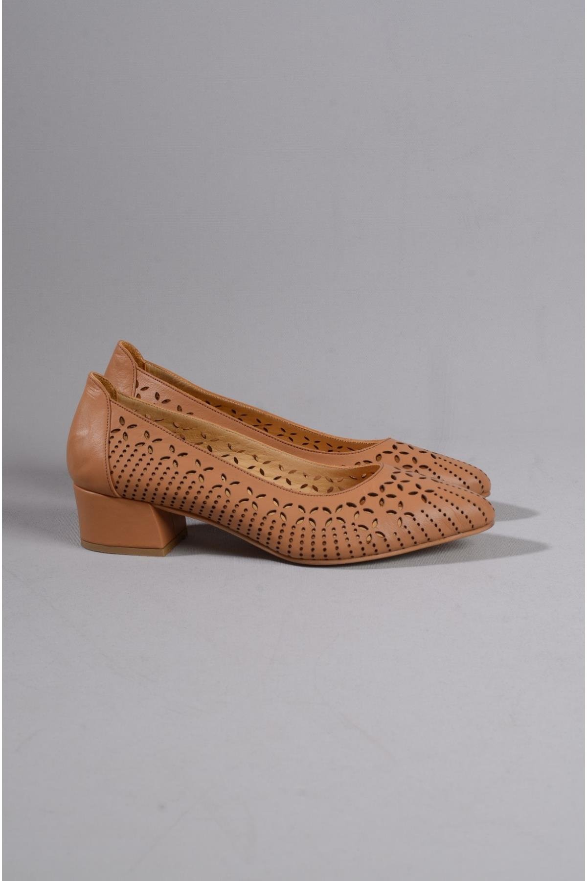 SEÇ 0906 HAKİKİ DERİ TOPUKLU AYAKKABI (4 cm) TABA